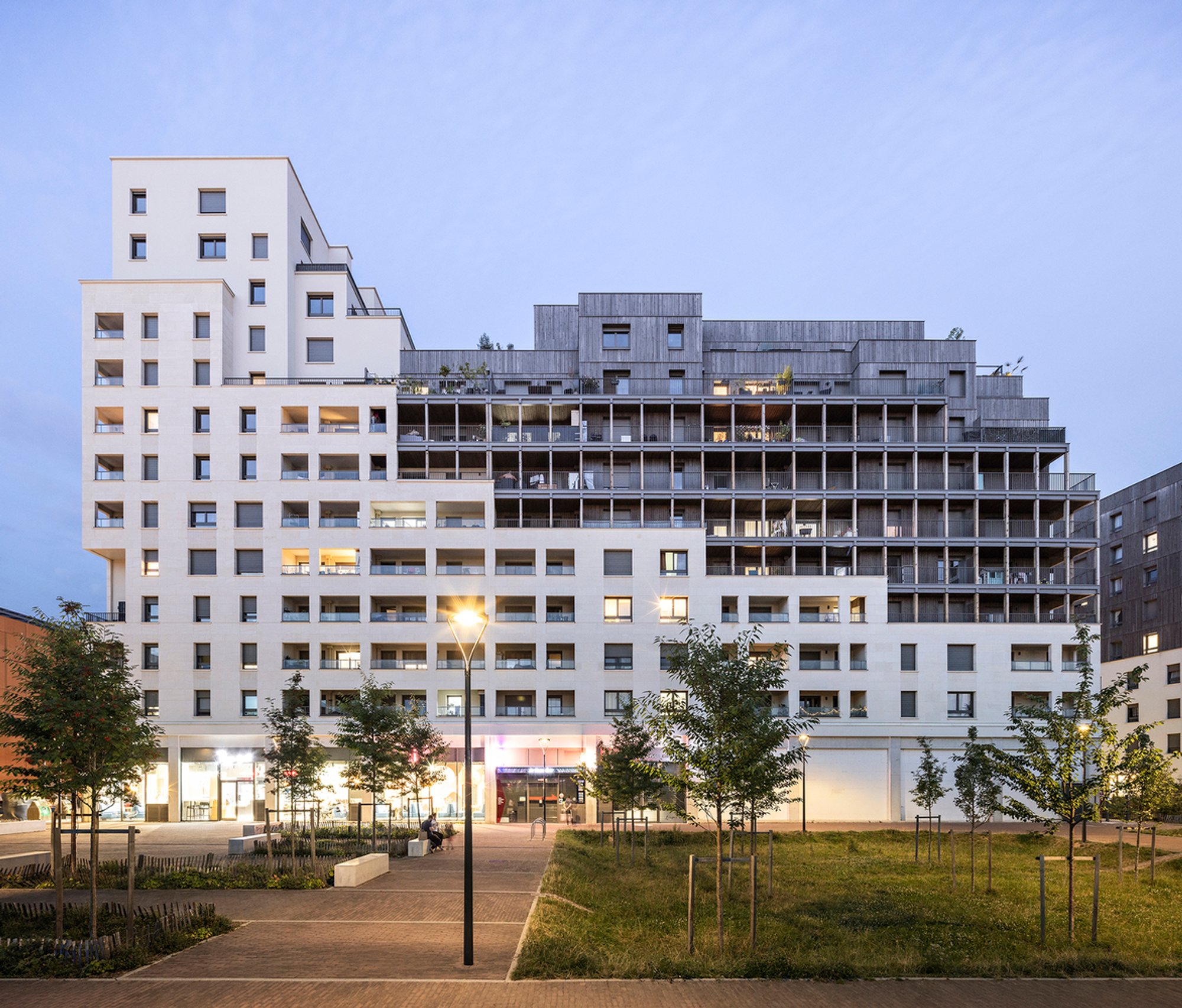 Sustainable Housing Architecture: Le Metropolitain Housing by Vincent Lavergne Architecture Urbanisme
