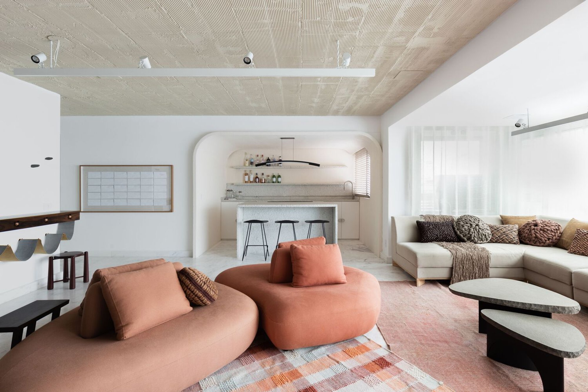 Modern Apartment Renovation: A Stunning Transformation in São Paulo