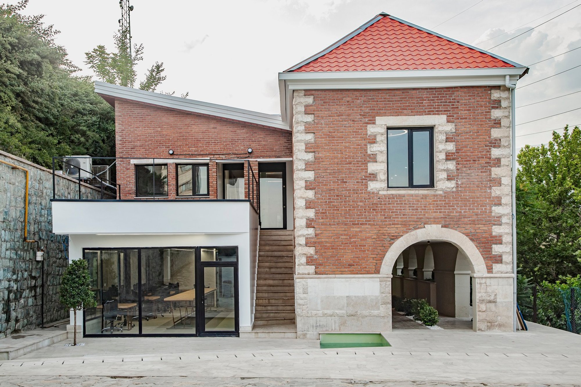 The Architectural Renovation of Creative House of Hezareh into a Coworking Space