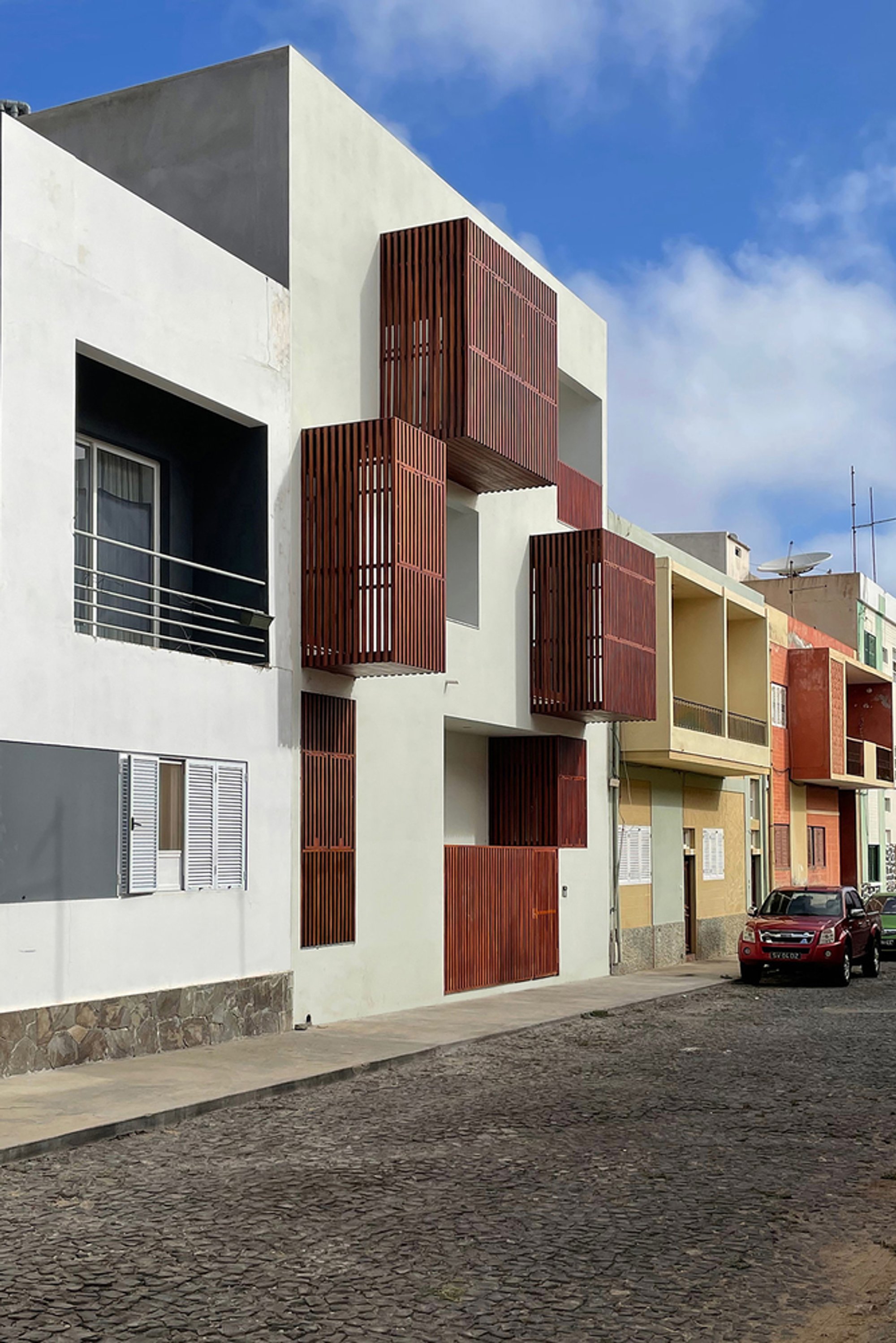 Slat House: Redefining Collective Housing in Mindelo, Cape Verde
