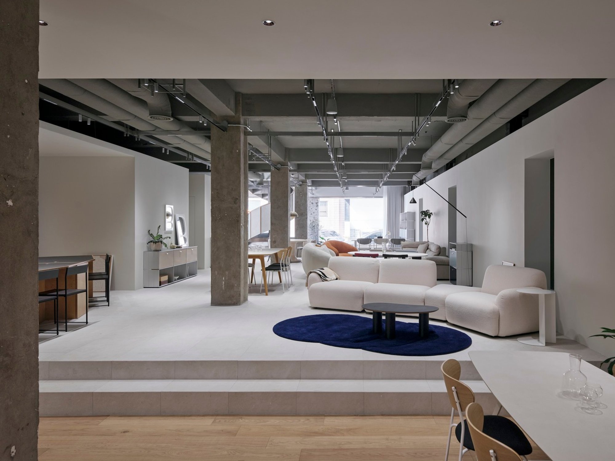 Minimalist Retail Design in Seongsu-dong: Flat Point Seongsu Store by stof