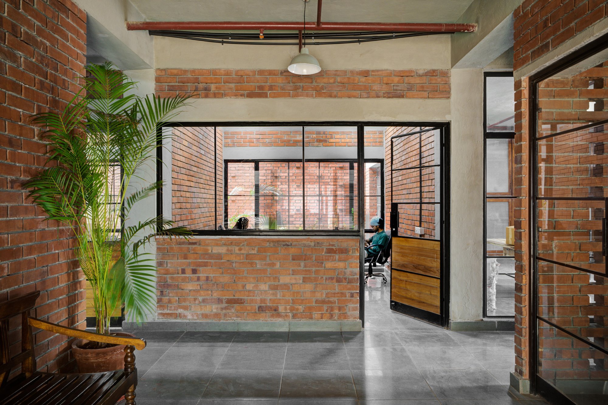 Chinar Textile Studio: A Model of Sustainable Architecture for Creative Workspaces