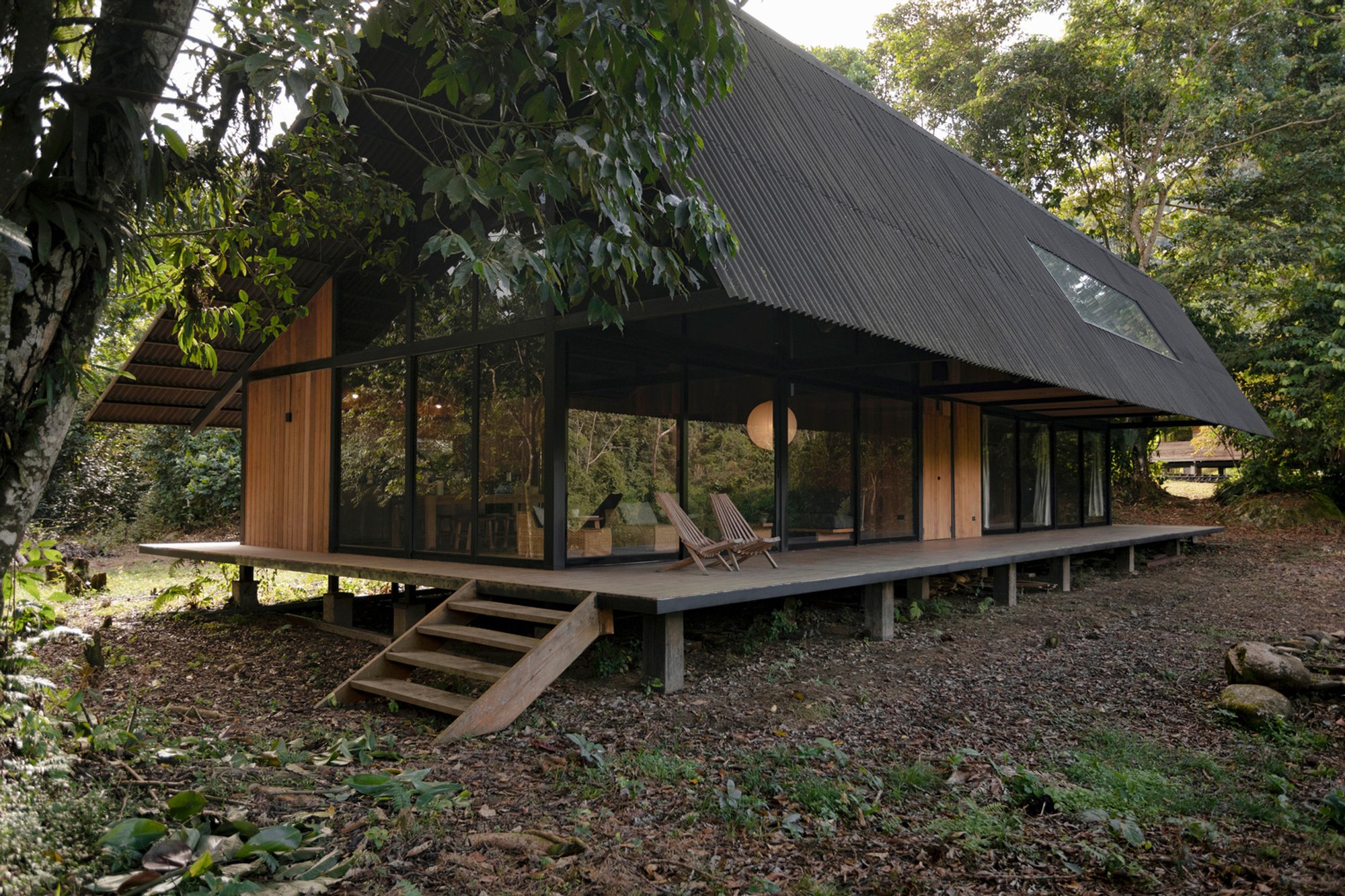 Nature-Inspired Residential Architecture: The Tranquil Design of Manire House