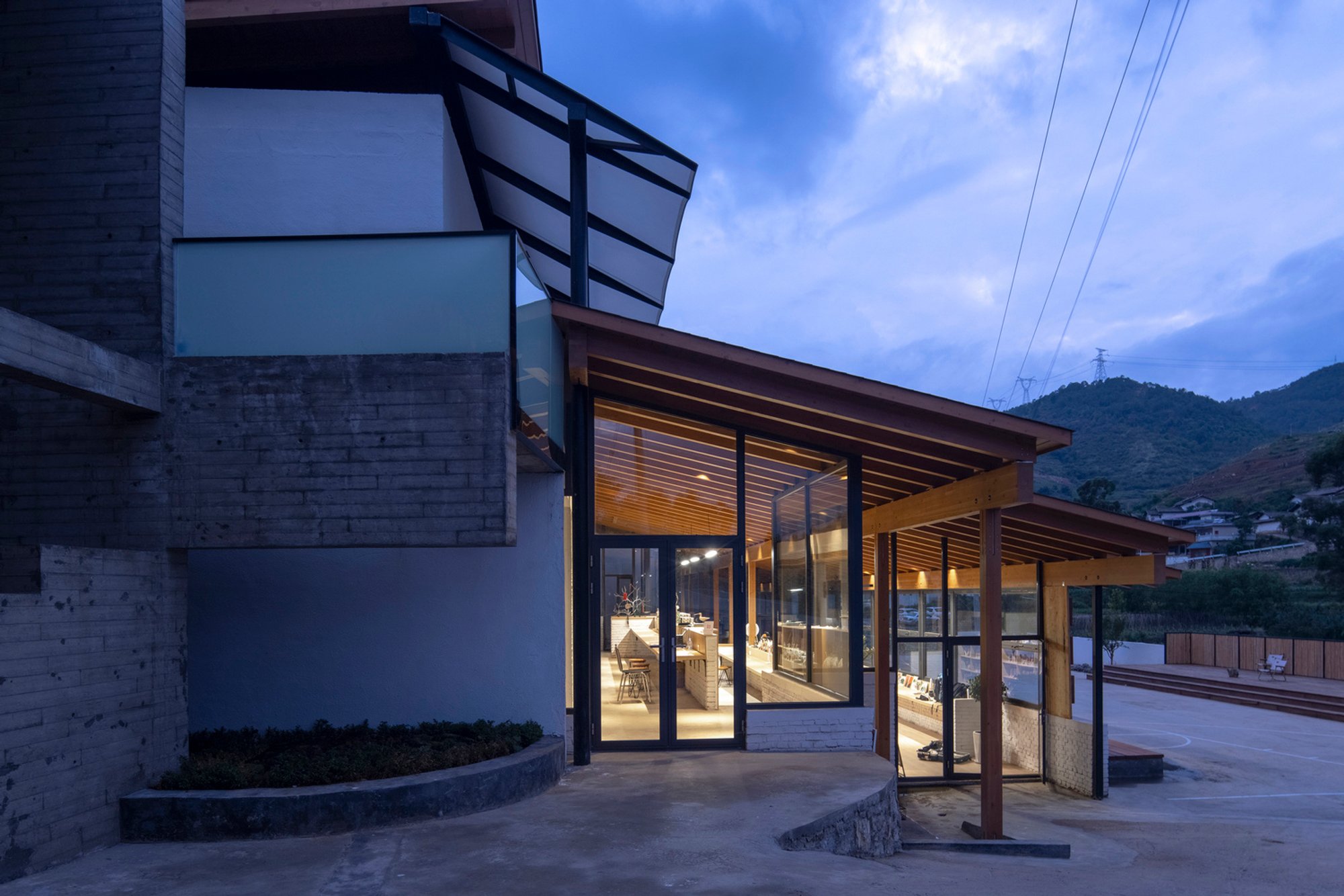 Constructing Over Relics: Revitalizing Lianhe Village with a New Community Center