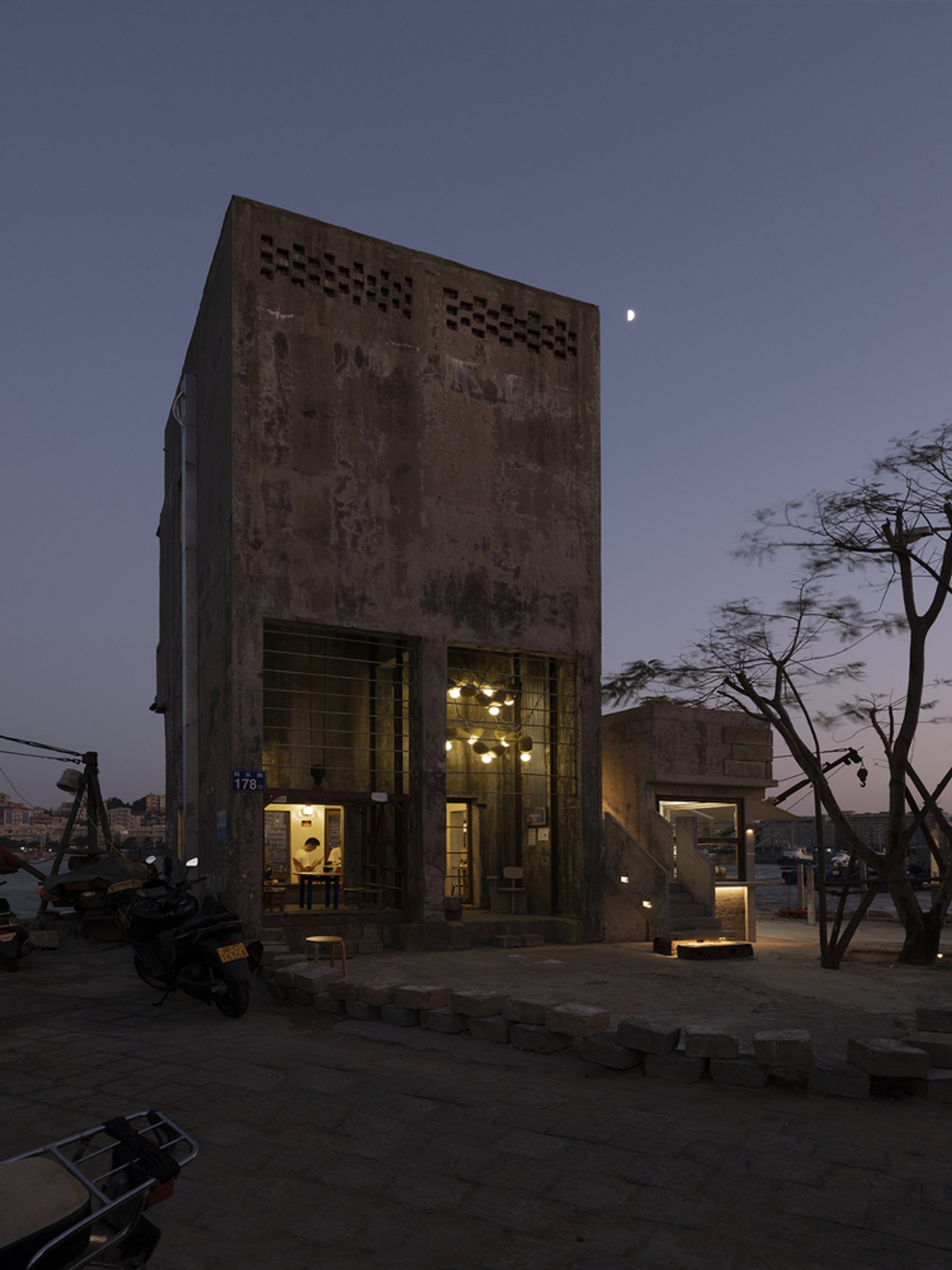 Devolution Carves a Waterfront Coffee Shop Out of an Abandoned Ice-Cutting Room in Fujian