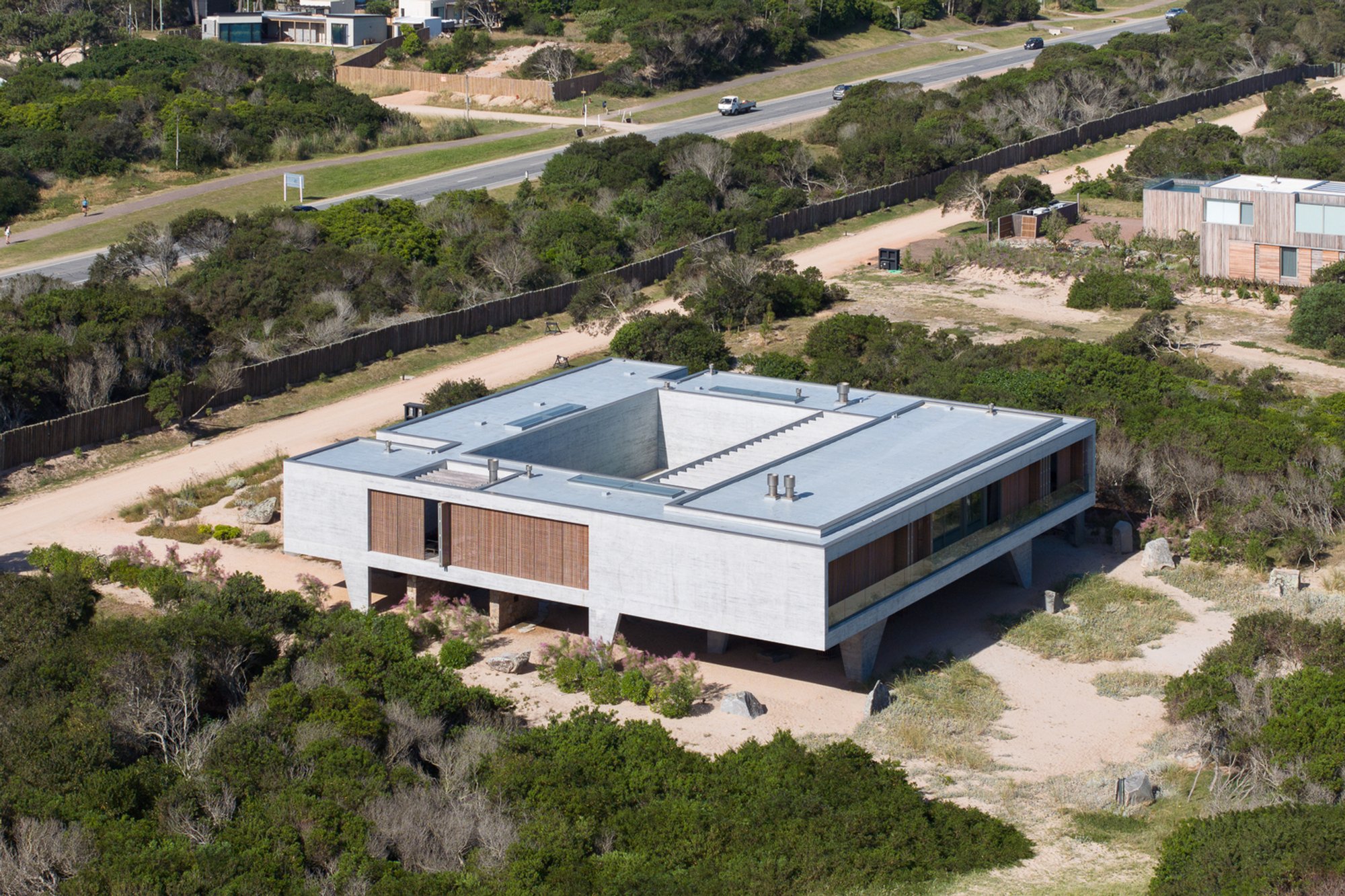 La Secreta House by Grimaldi-Nacht Arquitectos: A Masterpiece in Harmony with Nature