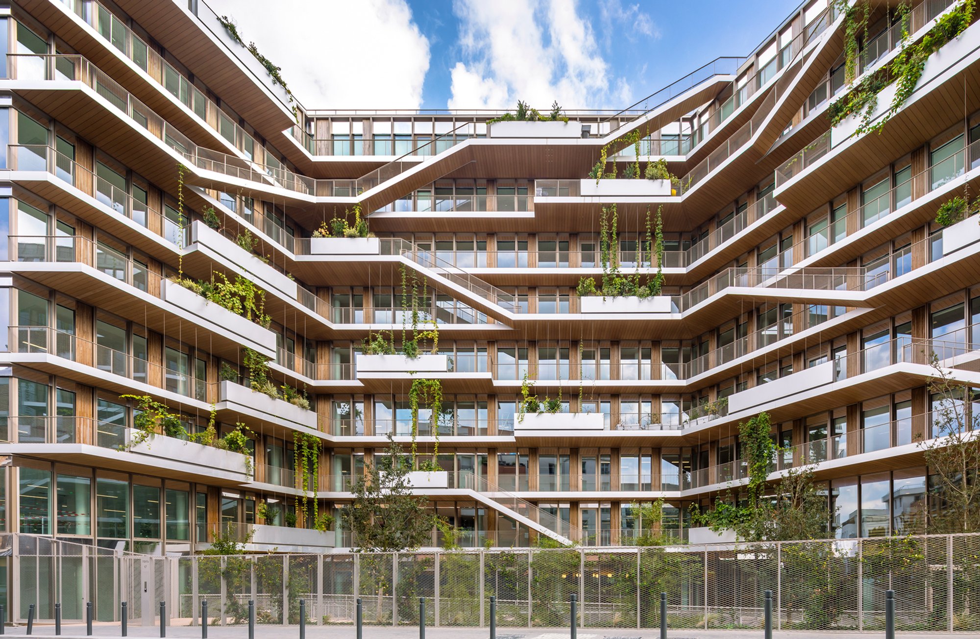 Reiwa Nexity Head Office Building: A Modern Office Building Architecture in Paris