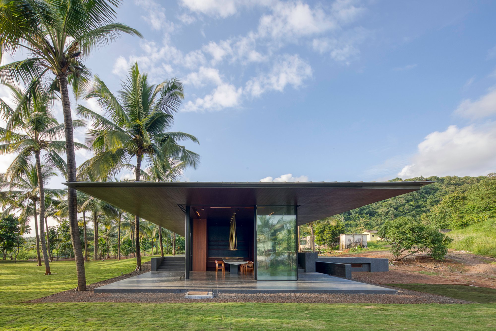Parikrama House: A Timeless Blend of Modern Minimalism and Ancient Craftsmanship