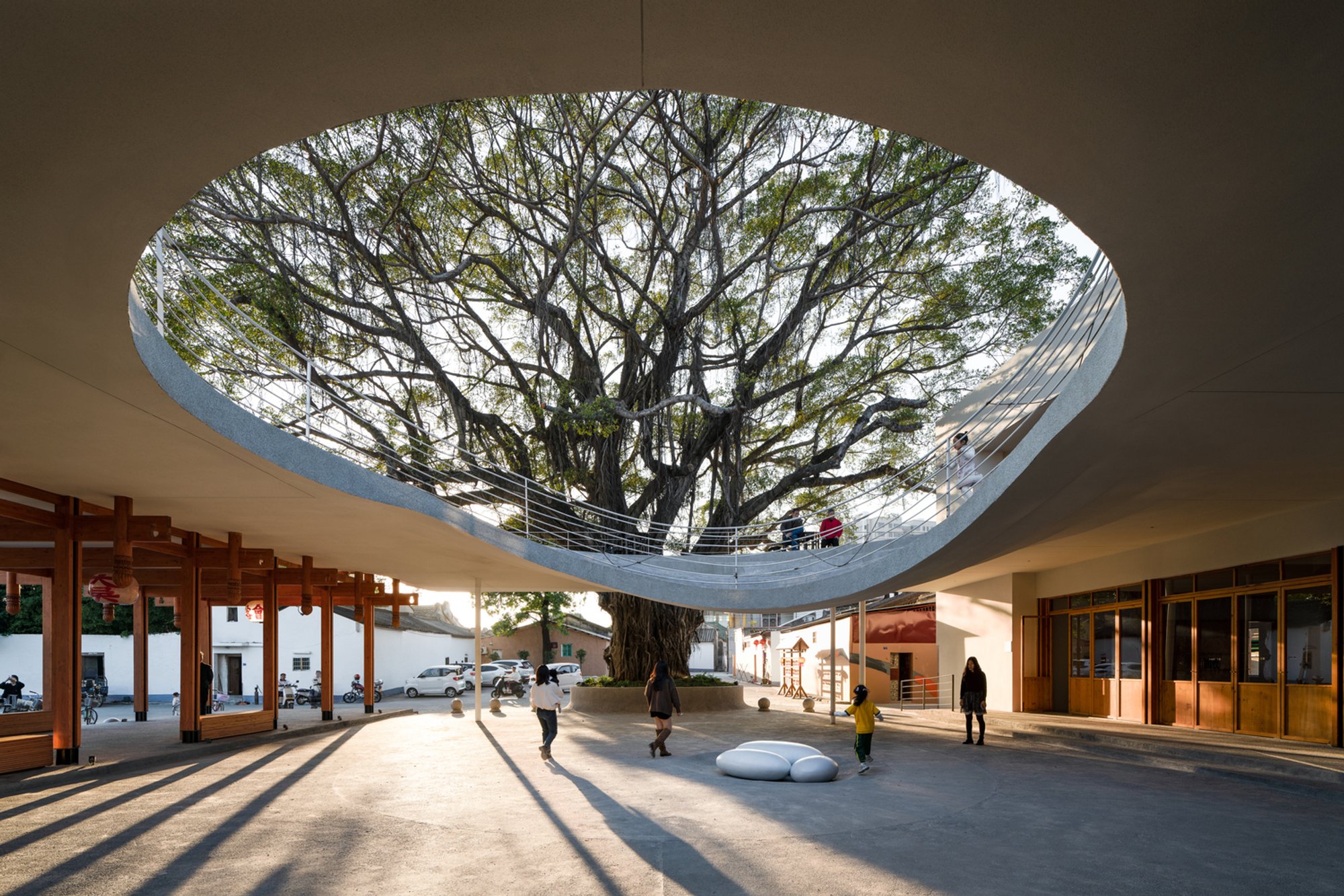 Living Room of Dawu Village: A Harmonious Renovation Under the Banyan Tree