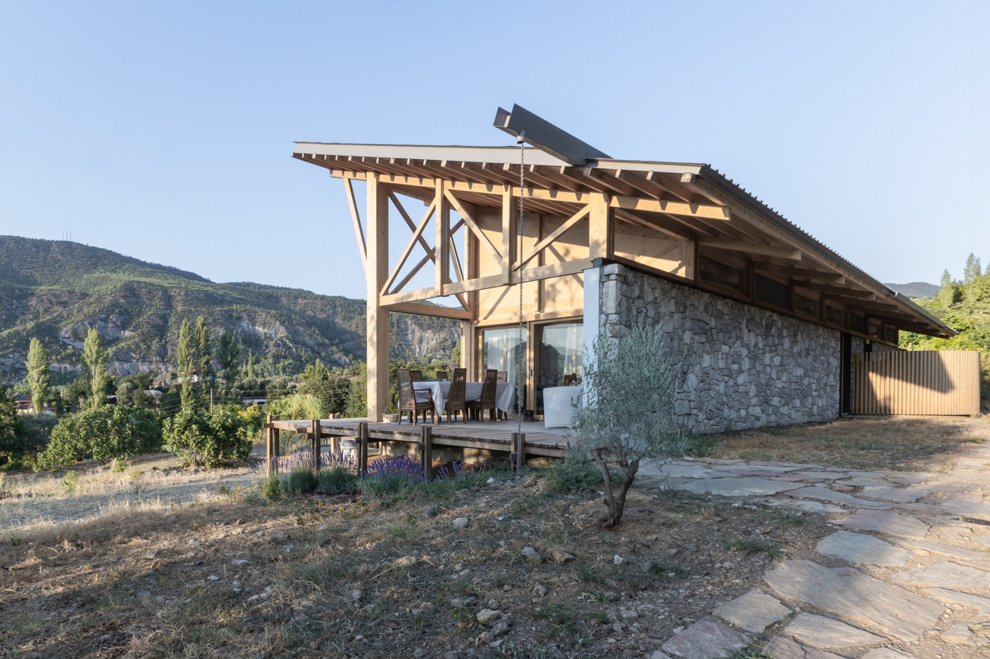 Two Face House by SO? Architecture and Ideas: A Fusion of Tradition and Modernity