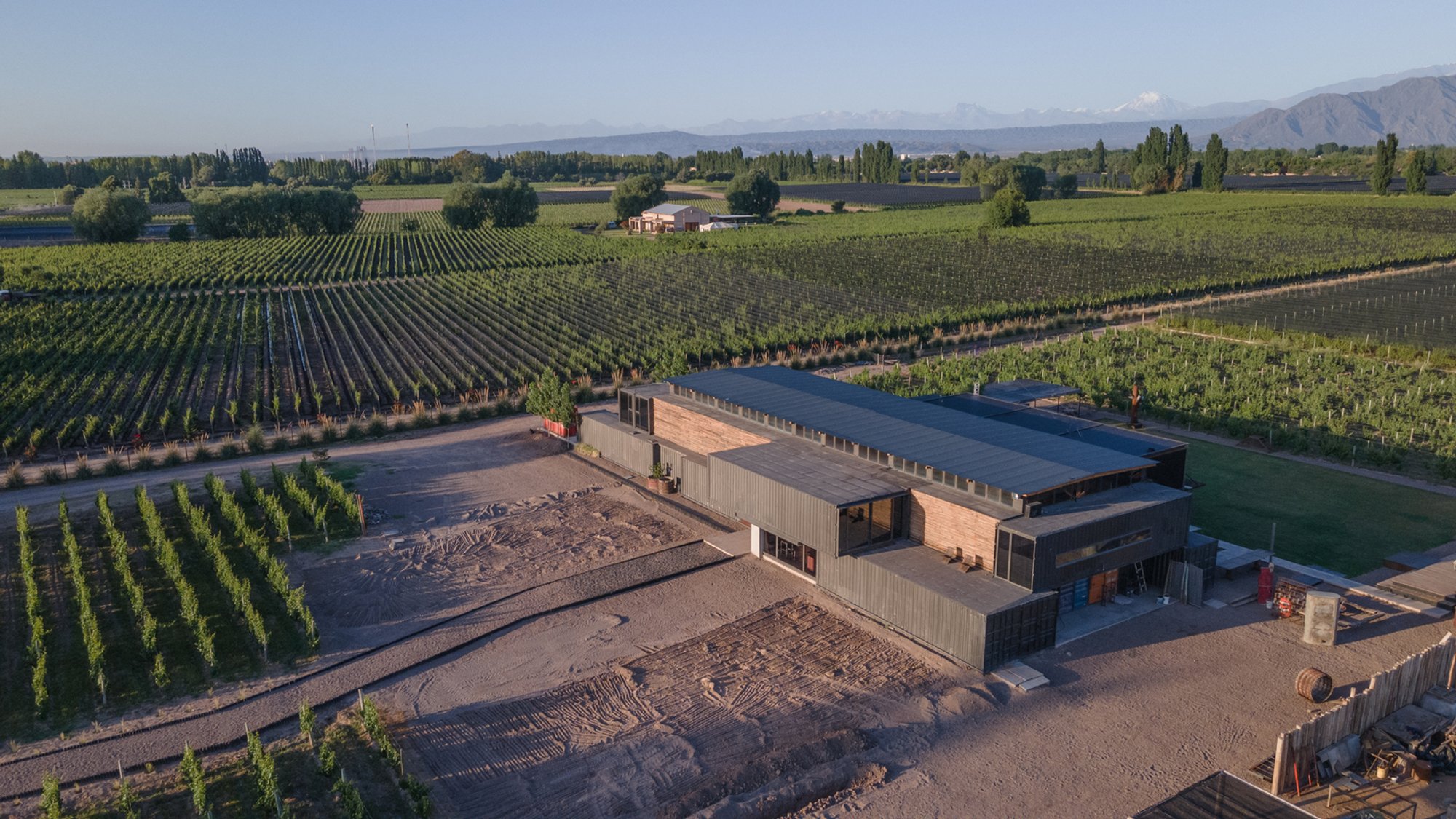 MAAL Wines: A Sustainable Winery Designed with Recycled Materials