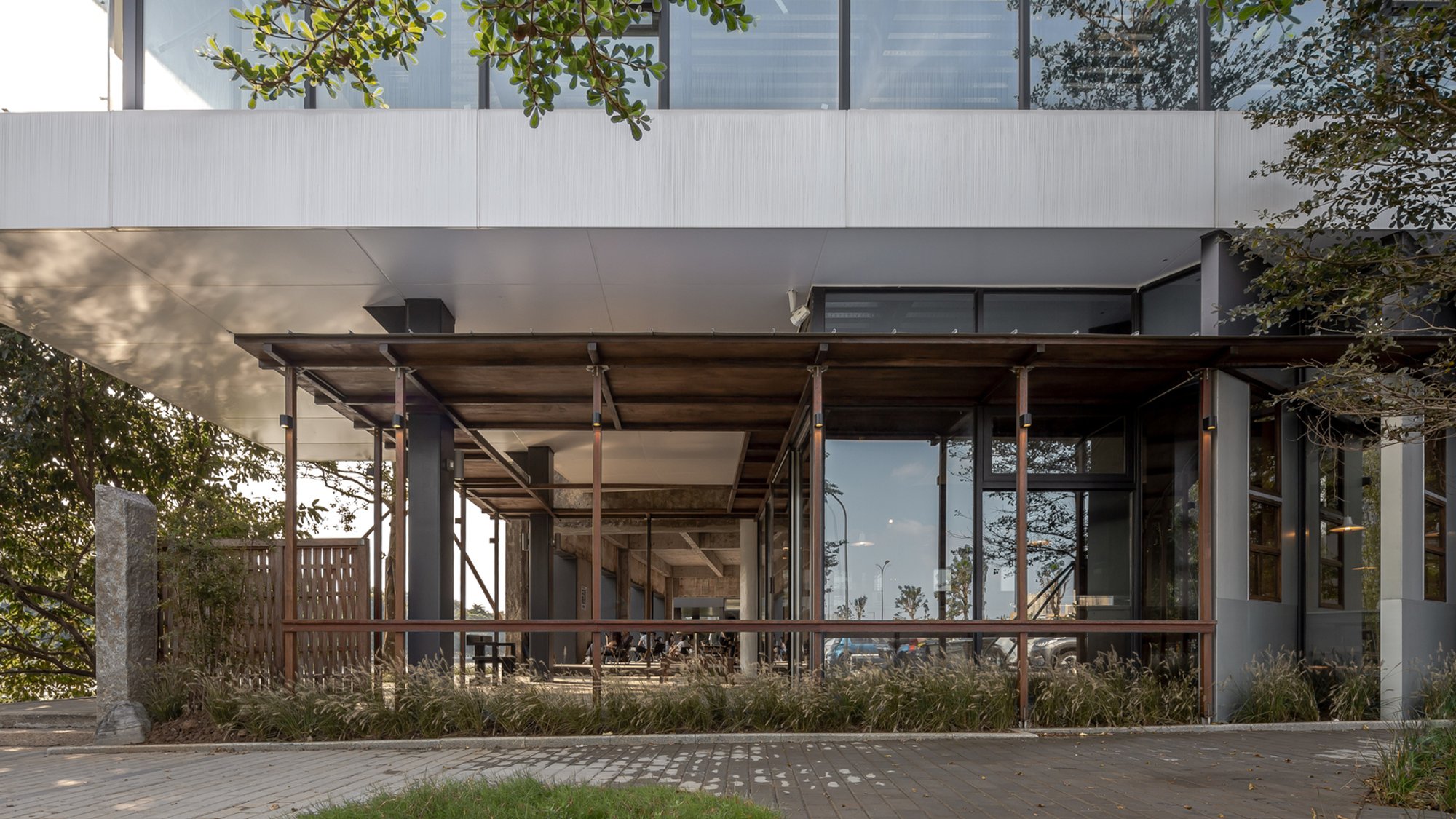 Wooden Pavilion by the River: FEI Patisserie by NEME Studio Architects