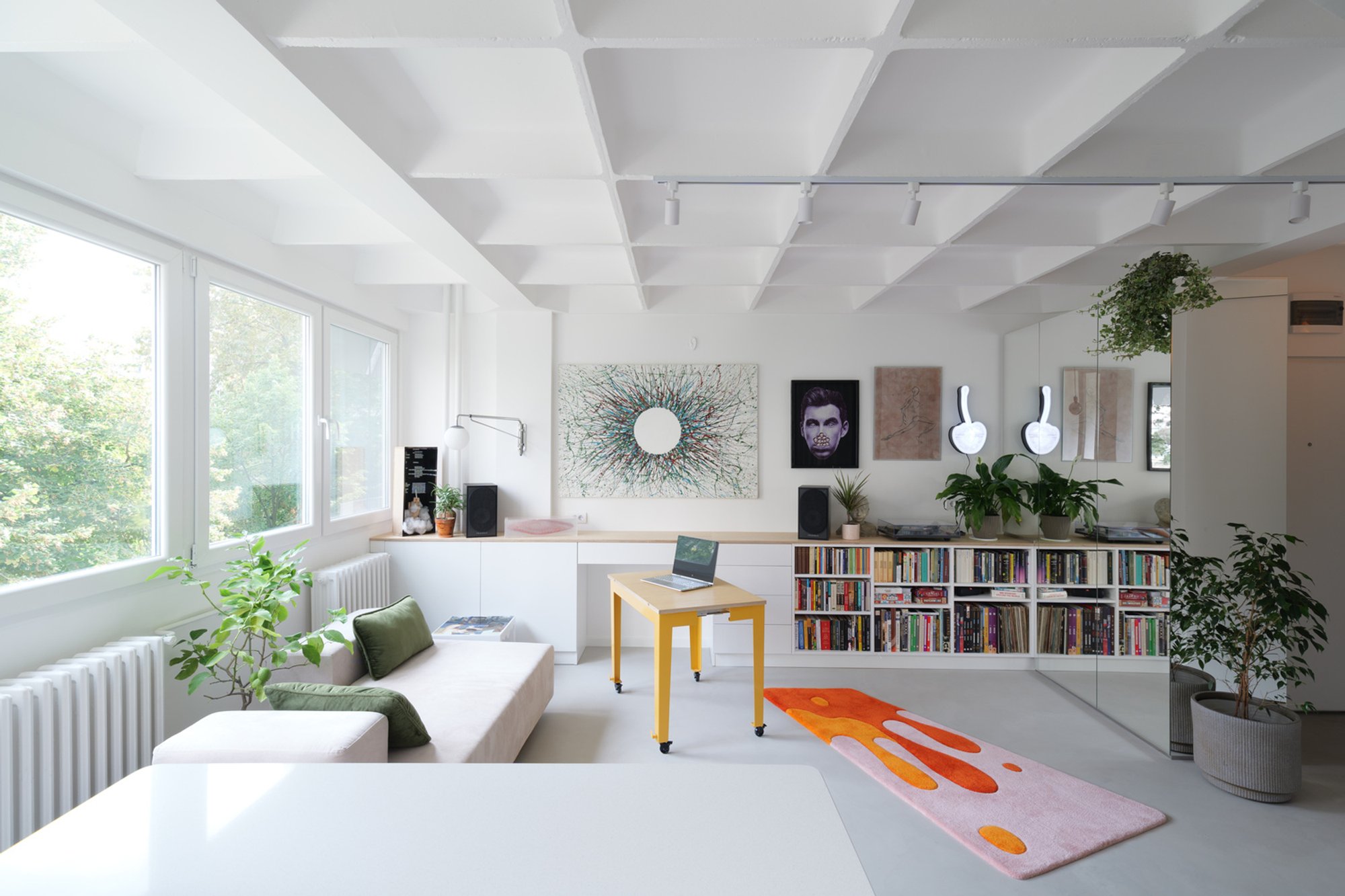 Parasite Habitat: A Compact Apartment in Novi Sad