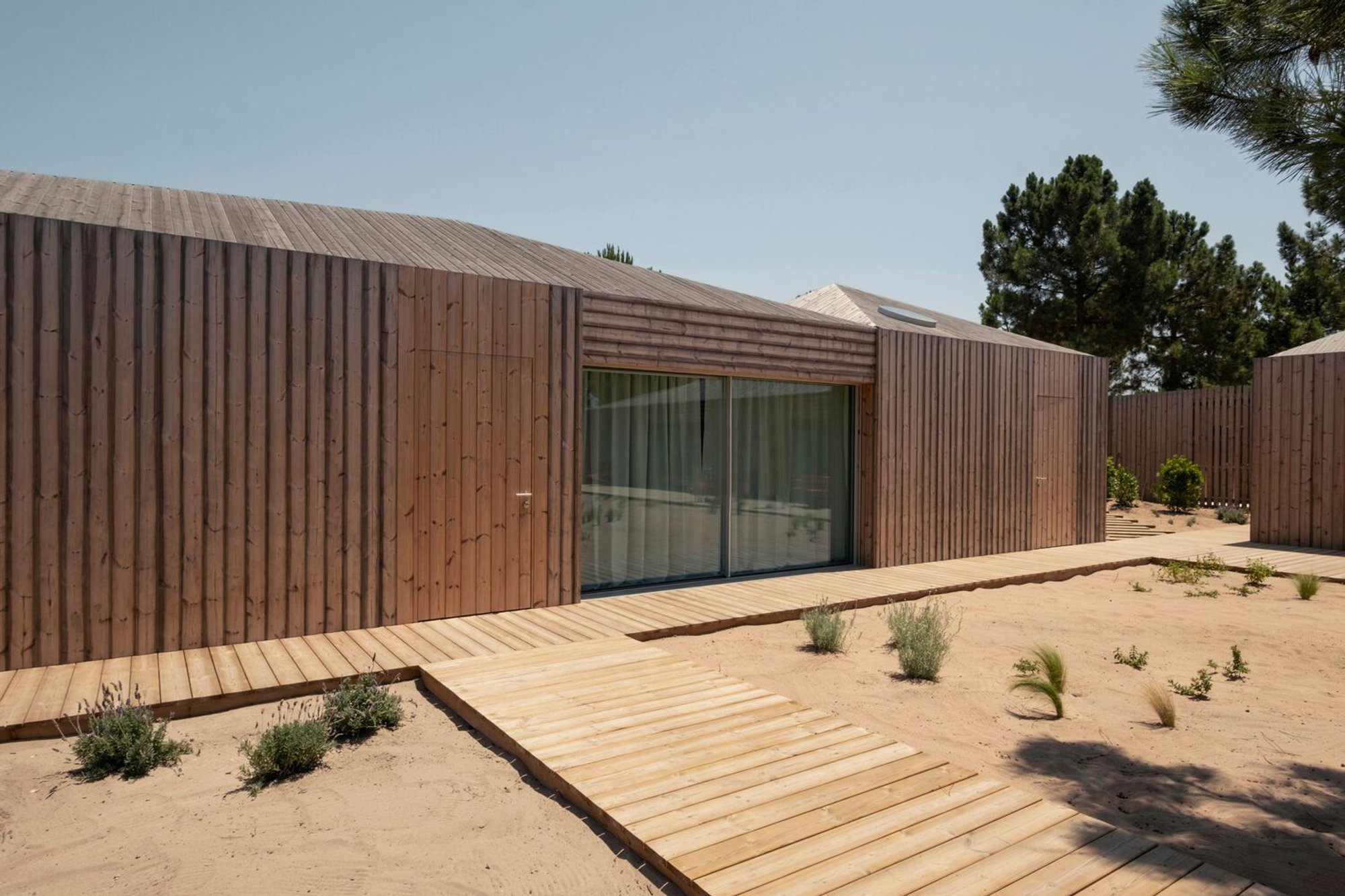 Sustainable Modern Homes in Portugal: Donavan House by PIMAA