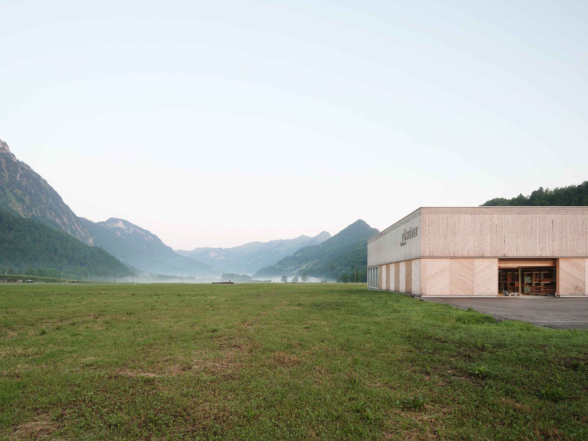 Simon Moosbrugger Builds a Joinery Workshop That Celebrates Wood at Every Scale