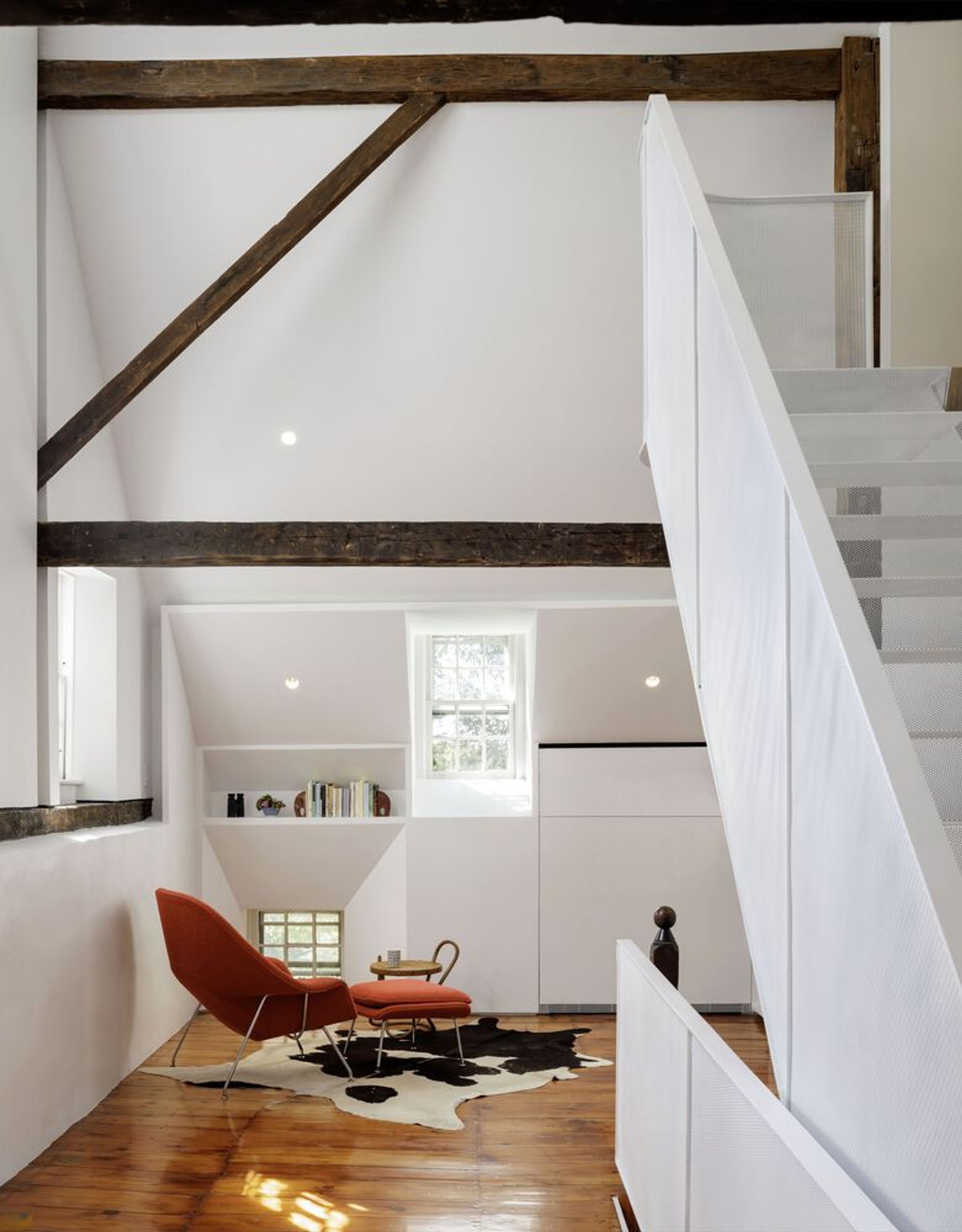 Fuller/Overby Architecture Weaves a White Steel Staircase Through a Historic New Jersey Farmhouse