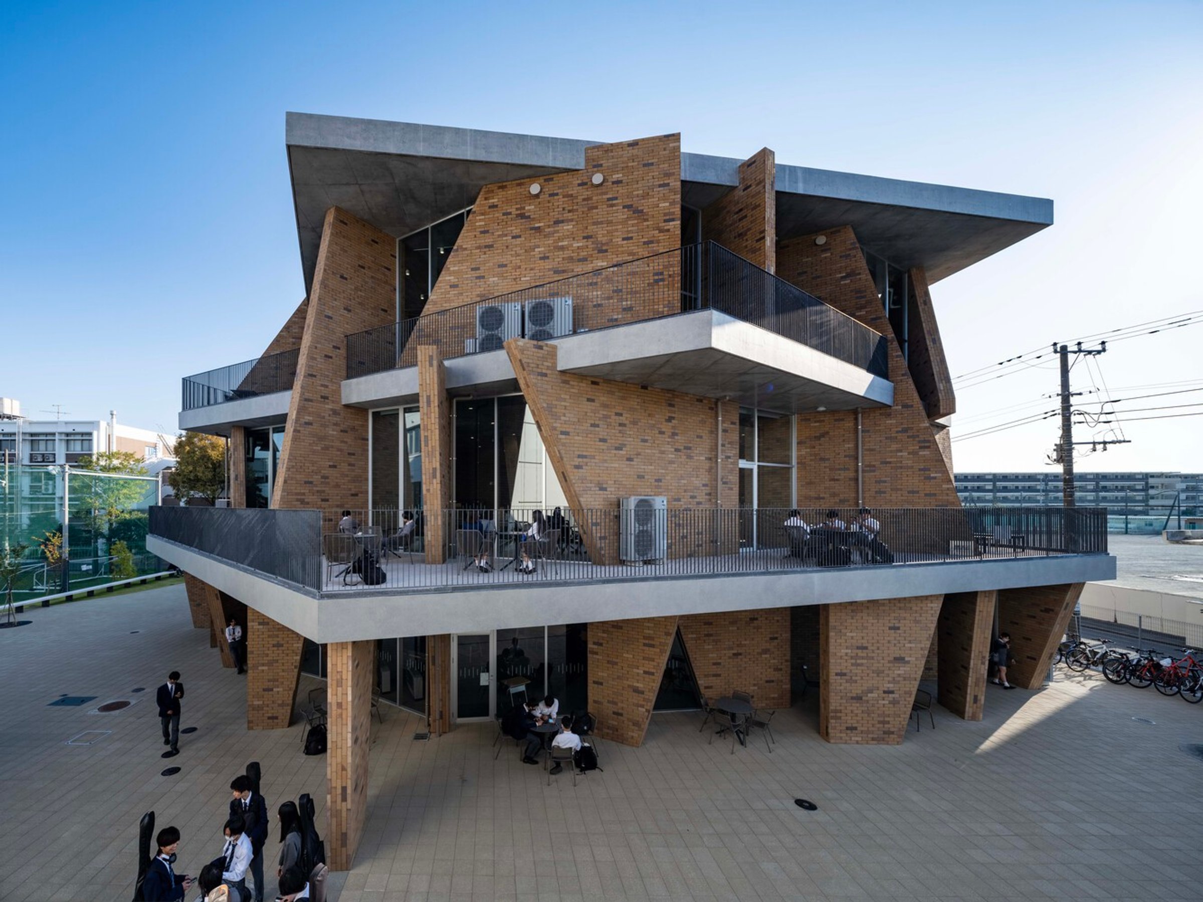 Shonan Institute High School Library: A Harmonious Blend of Learning and Architecture