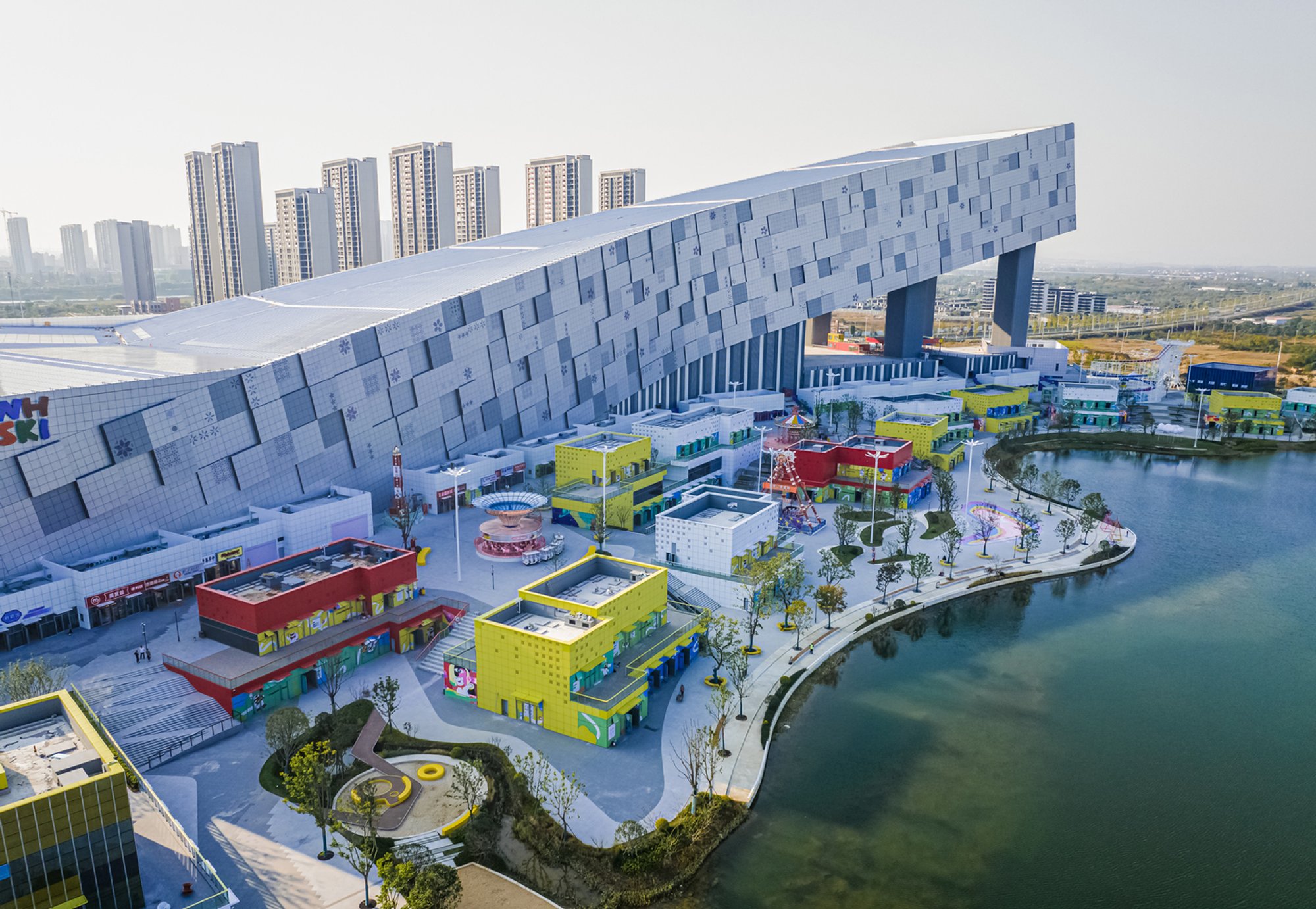 Wuhan Ski Resort: A Landmark in Architectural Innovation and Leisure Design