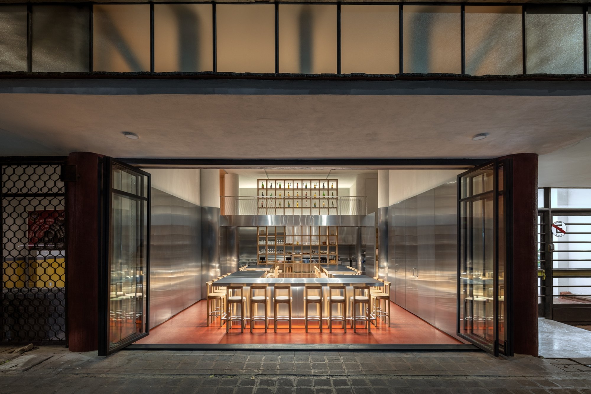 Modern Restaurant Interior Design: NINYAS by Ignacio Urquiza and Ana Paula de Alba