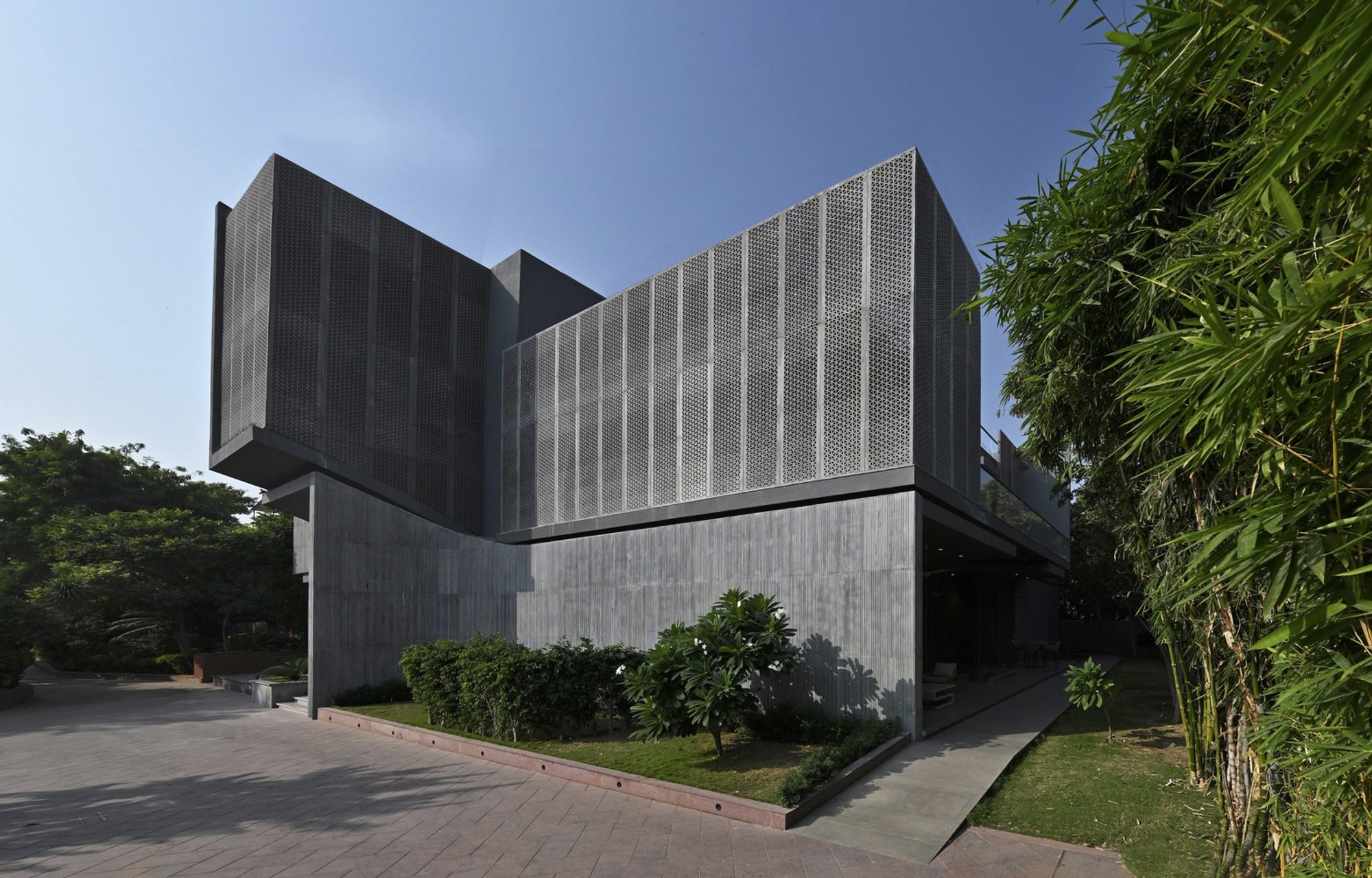 Sanjay Puri Architects Wraps a Three-Generation Jaipur Home in Climate-Responsive GFRC Screens