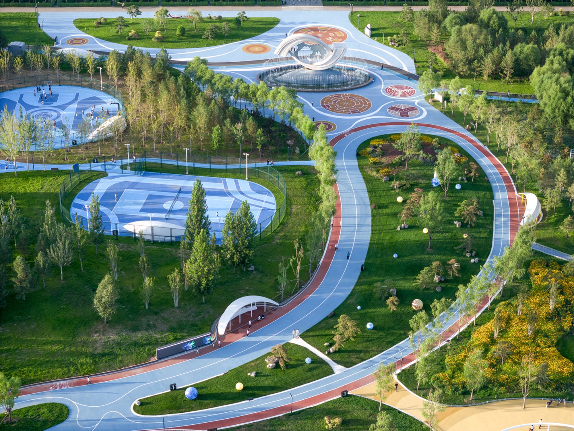 PLAT ASIA Sculpts a 20-Hectare Smart Sports Park from Ordos' Desert and Steppe Landscape