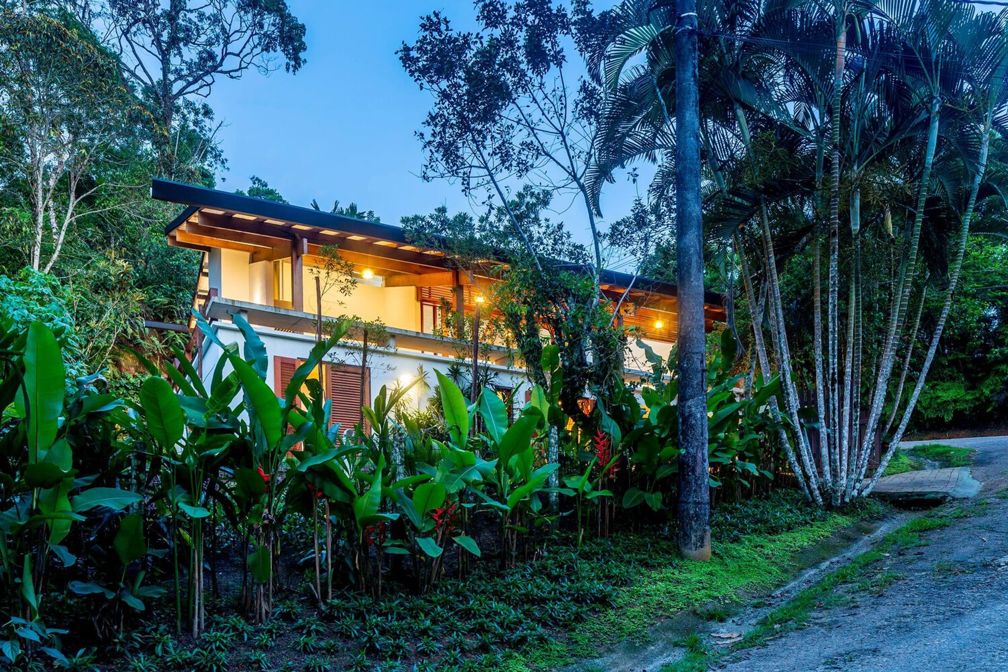 Obra Arquitetos Renovates a Brazilian Beach House into a Timber-Roofed Tropical Retreat