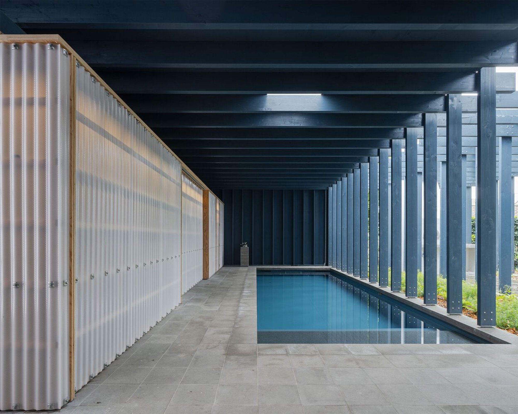 Ge(LUIF)el Pool Pavilion: A Garden Retreat by Atelier Janda Vanderghote