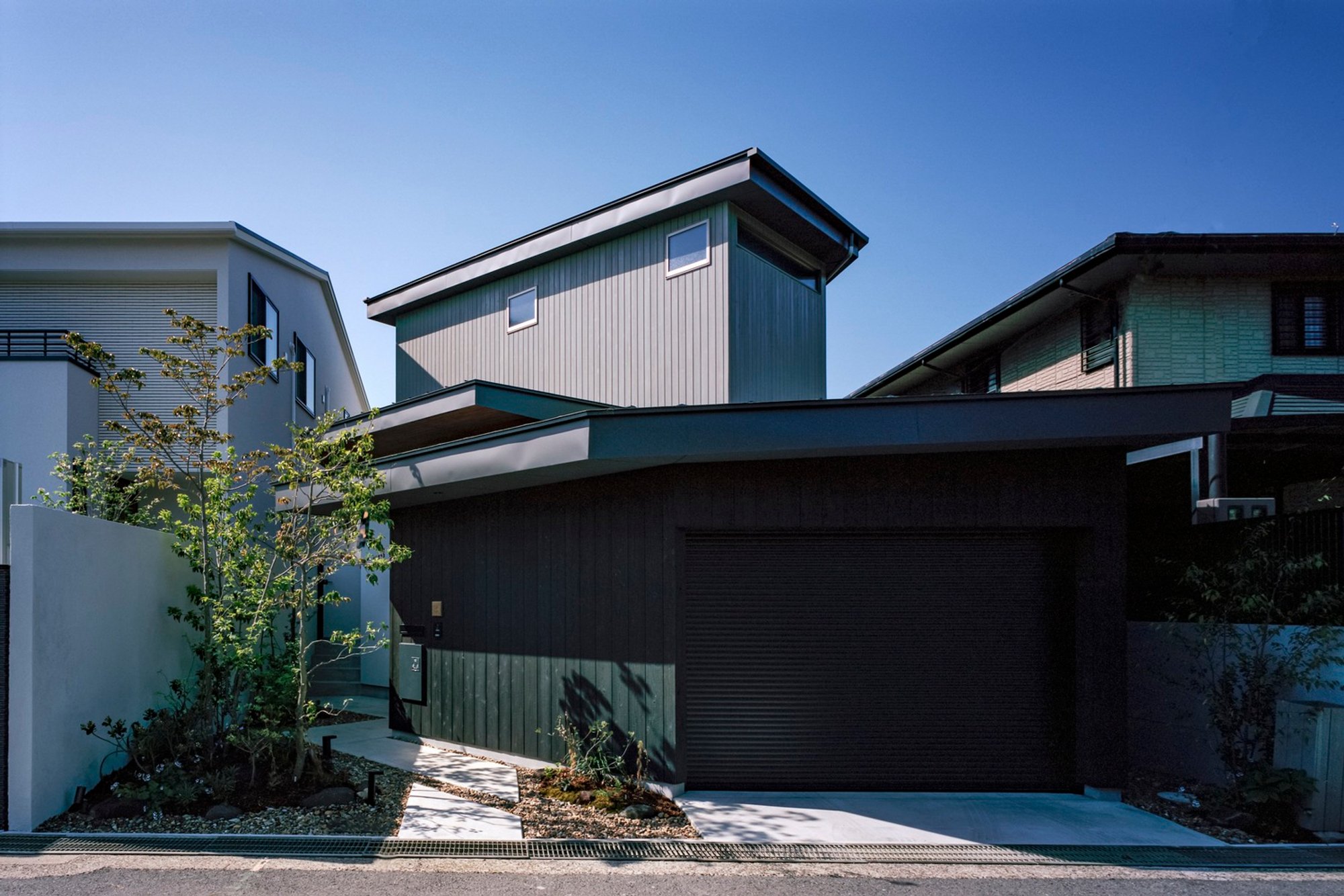 House in Fujiidera by FujiwaraMuro Architects: A Modern Family Home Design