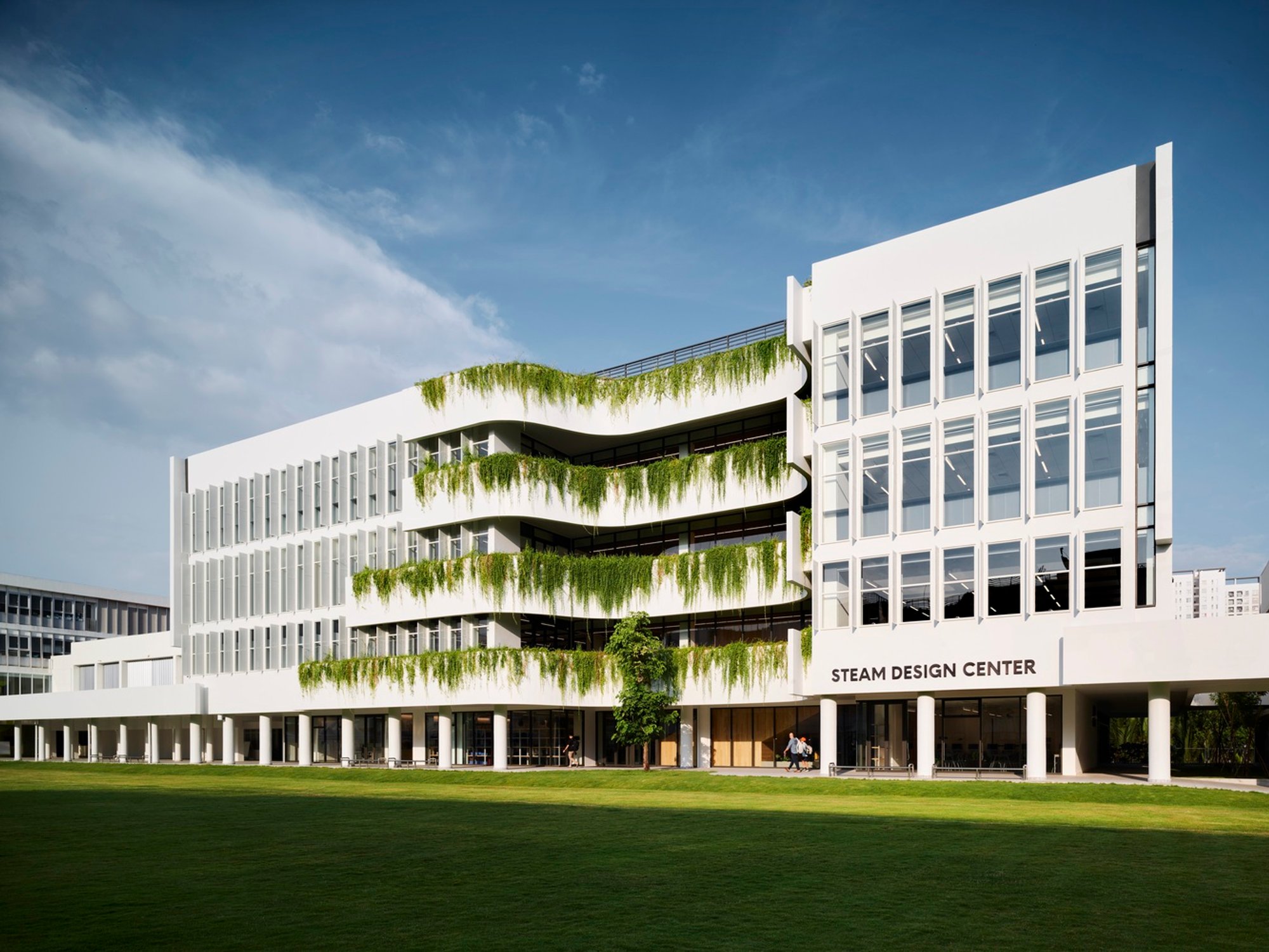 Innovative STEAM Design Center Architecture: Flansburgh Architects' New Middle School and STEAM Center