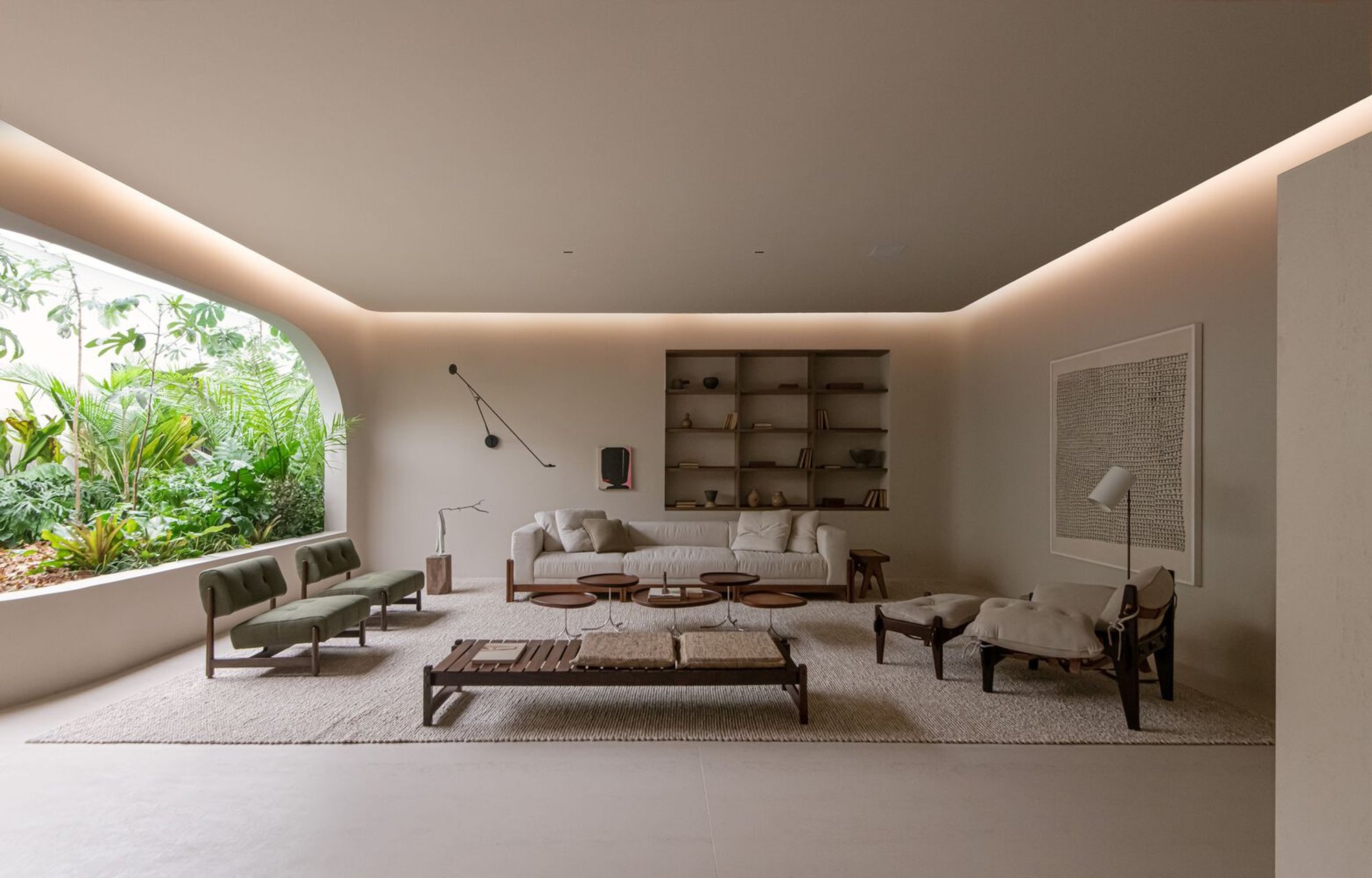 Embaúba House: A Reflection of Nature and Wellness