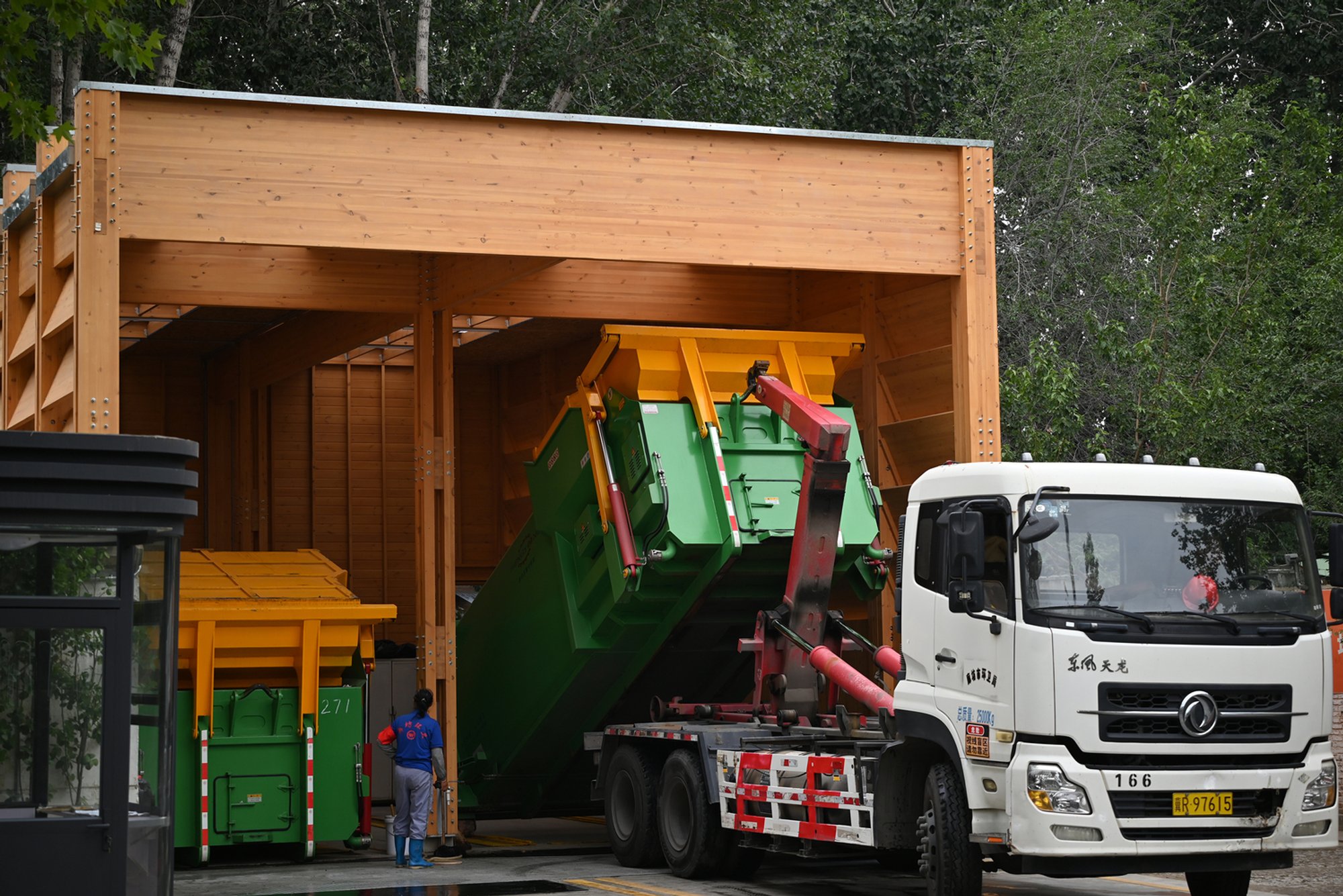Sustainable Garbage Station Architecture: Langfang Beifengdao Garbage Transfer Station by Atelier Ingarden
