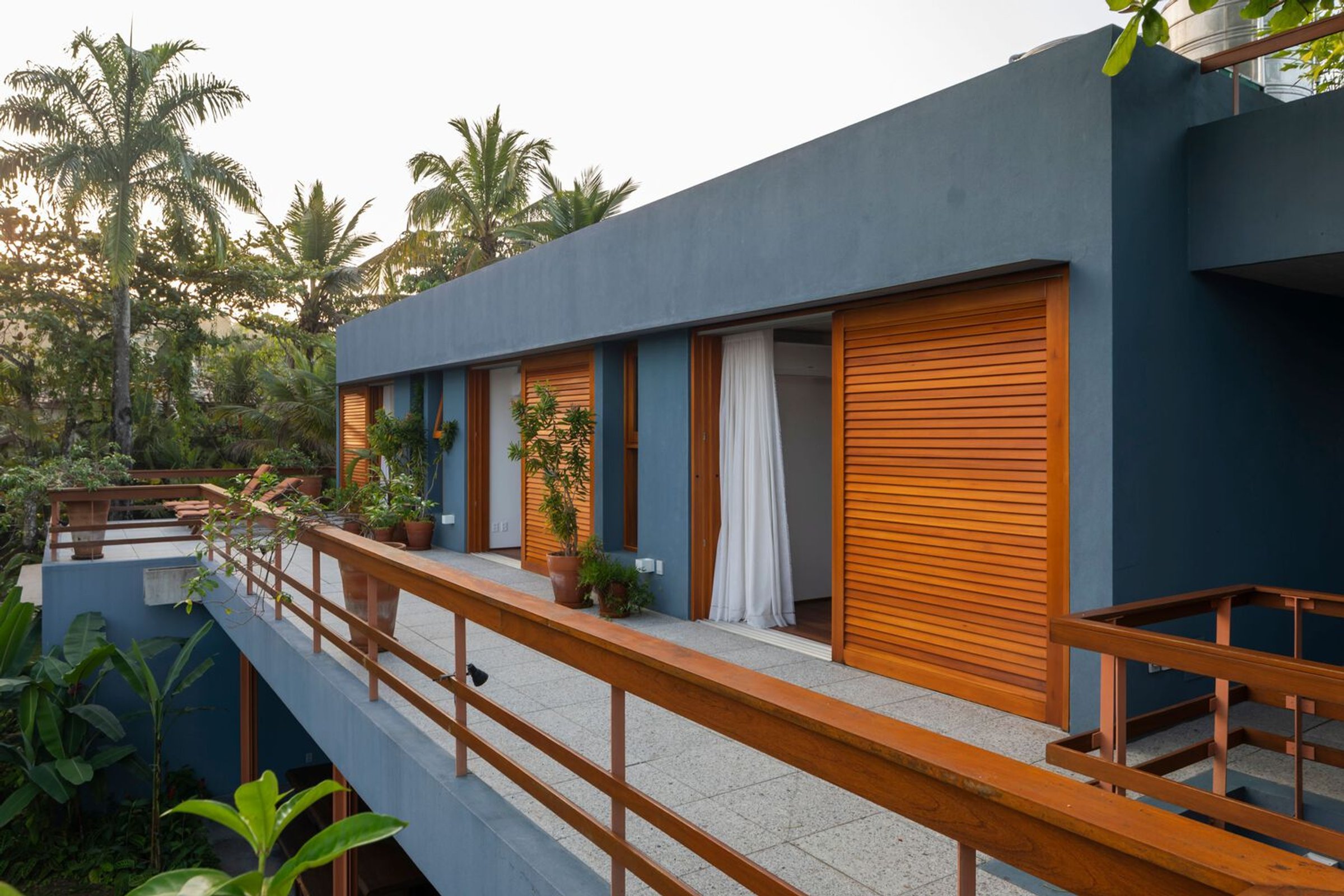 Beach House Design: The House on Baleia Beach