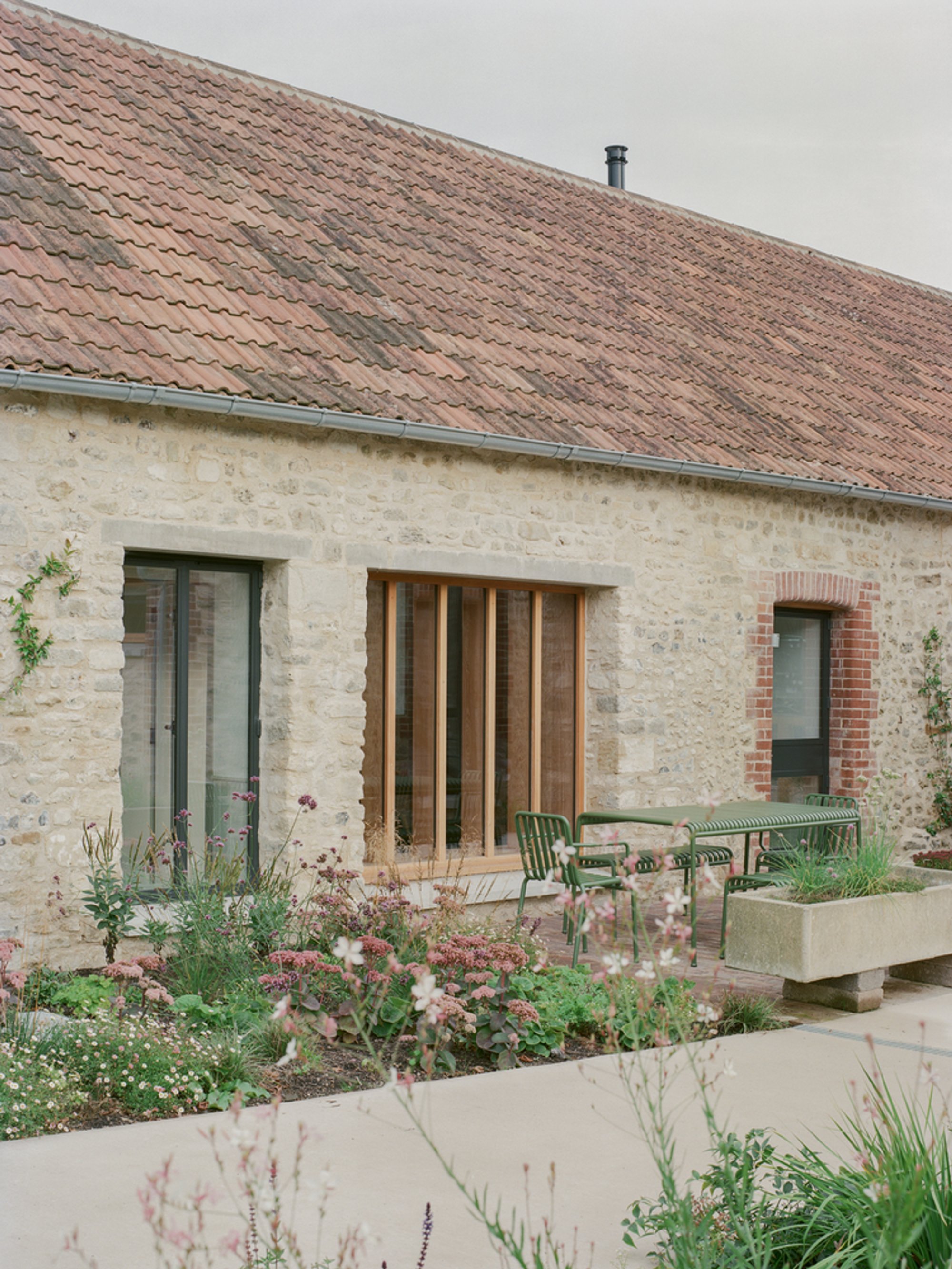 Clementine Blakemore Architects Turns a Somerset Barn into a Model for Inclusive Rural Living