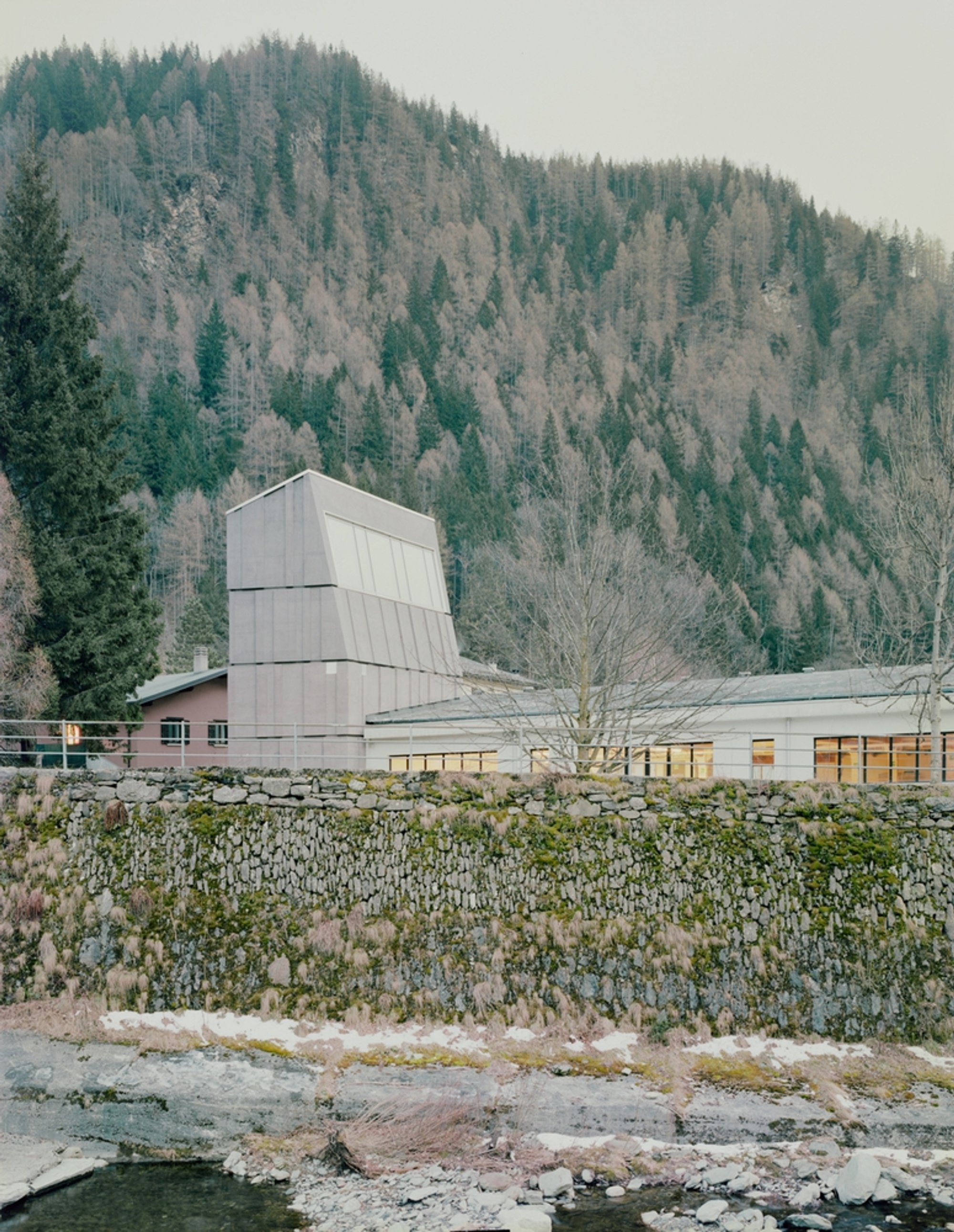 Spluga Climbing Gym: Redefining Modern Climbing Gym Architecture