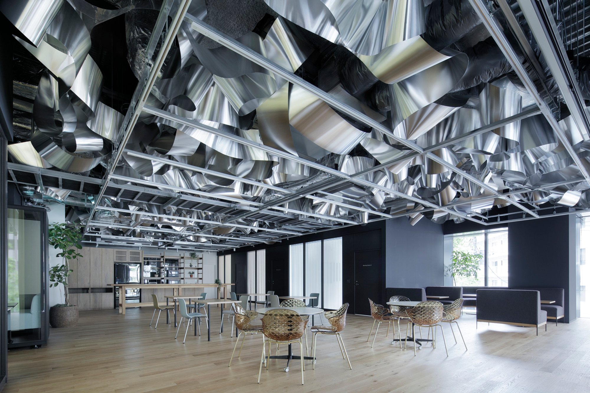 Dynamic Office Design: Waterscape Office by Moriyuki Ochiai Architects and Harumaki Project