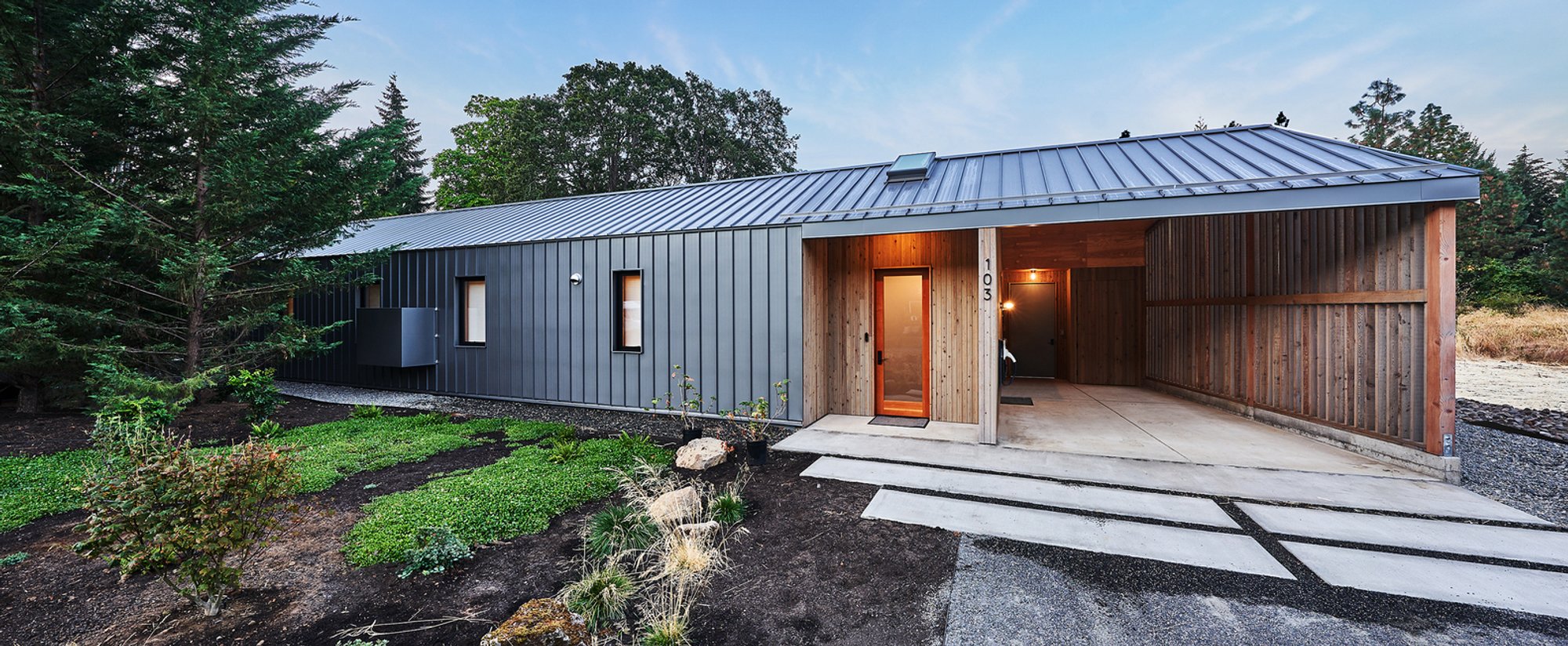 White Salmon Residence: A Sustainable Retreat by Michael Flowers Architect