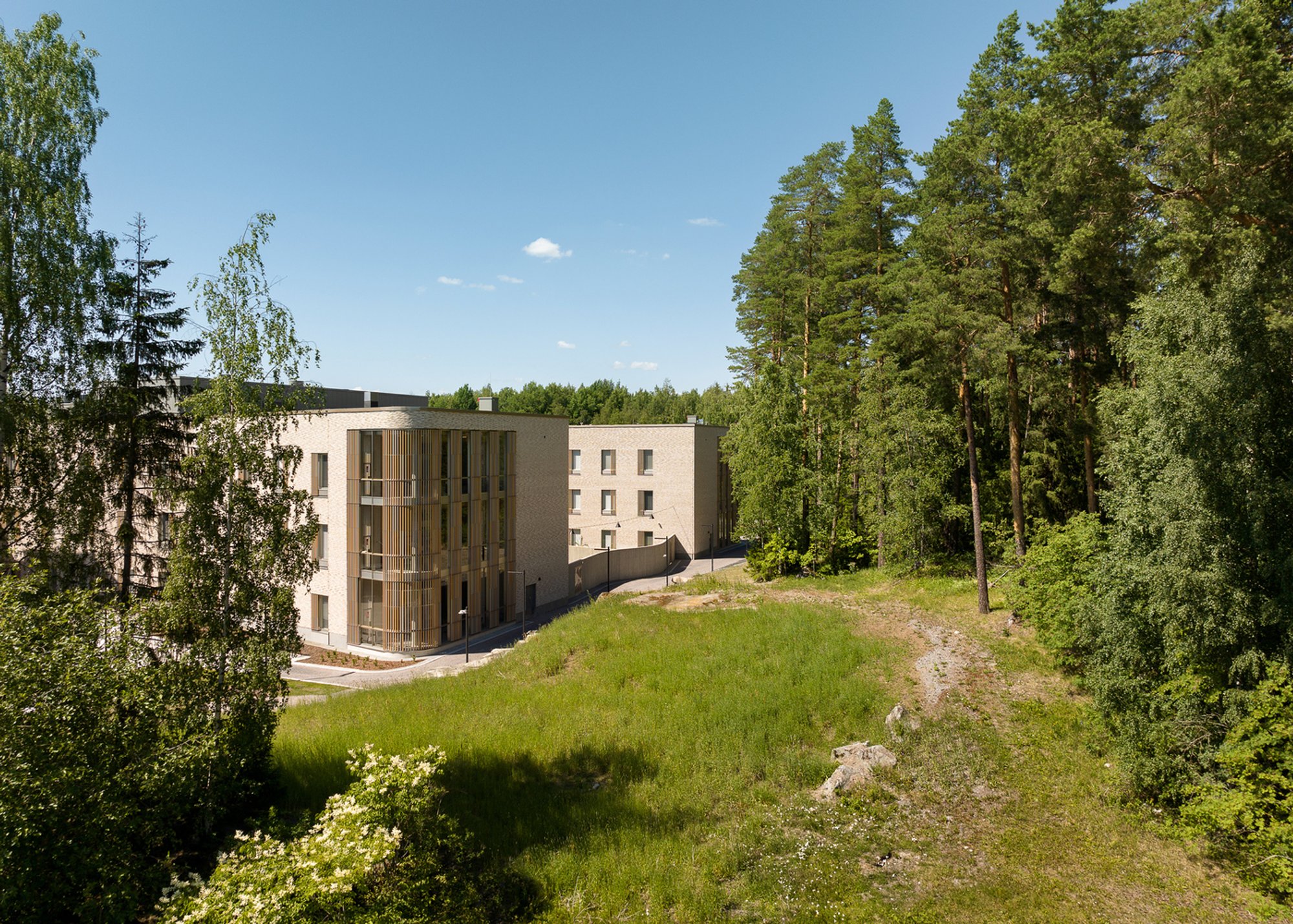 CF Møller Wraps a 30,000 Square Meter Psychiatric Clinic Around Pine Forest in Tampere