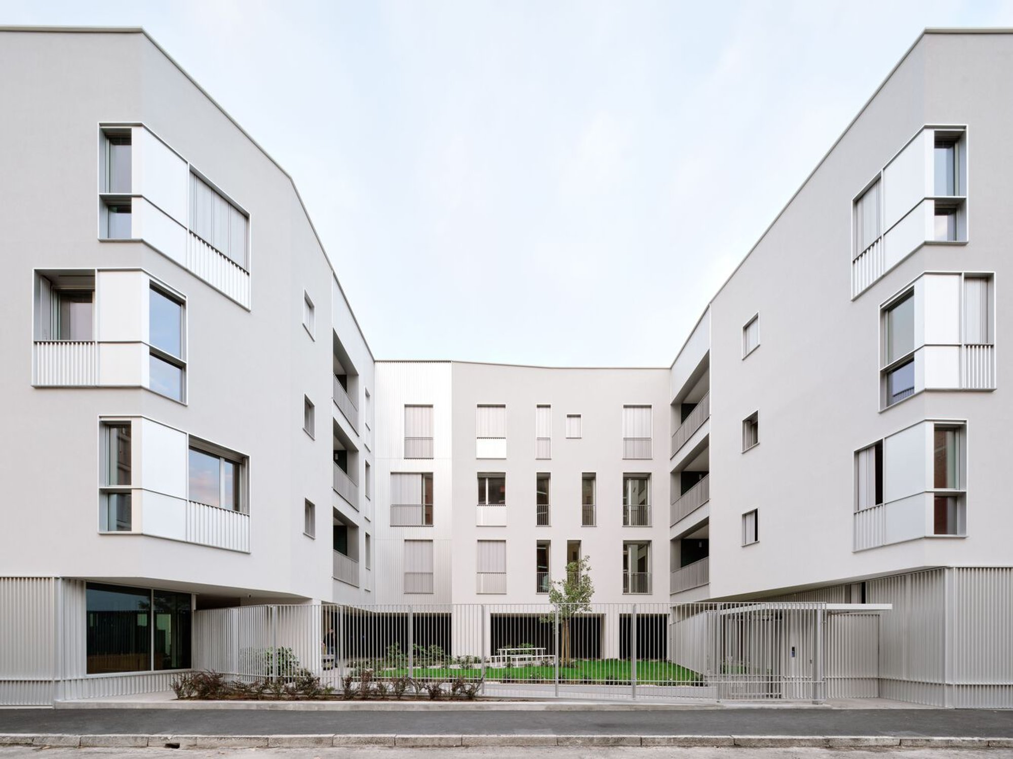 Pichi 12 Housing: A Modern Residential Development by Park Associati in Milan