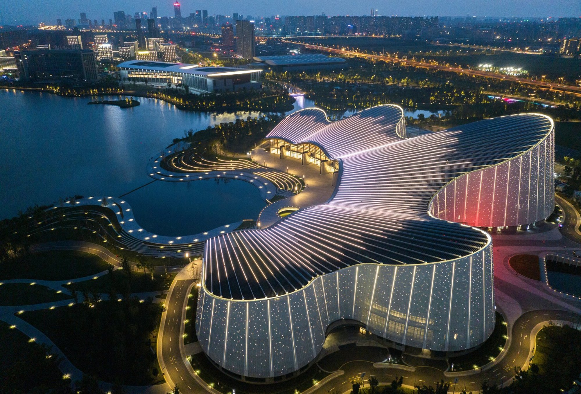 Nantong Grand Theatre: A Masterpiece of Modern Cultural Architecture