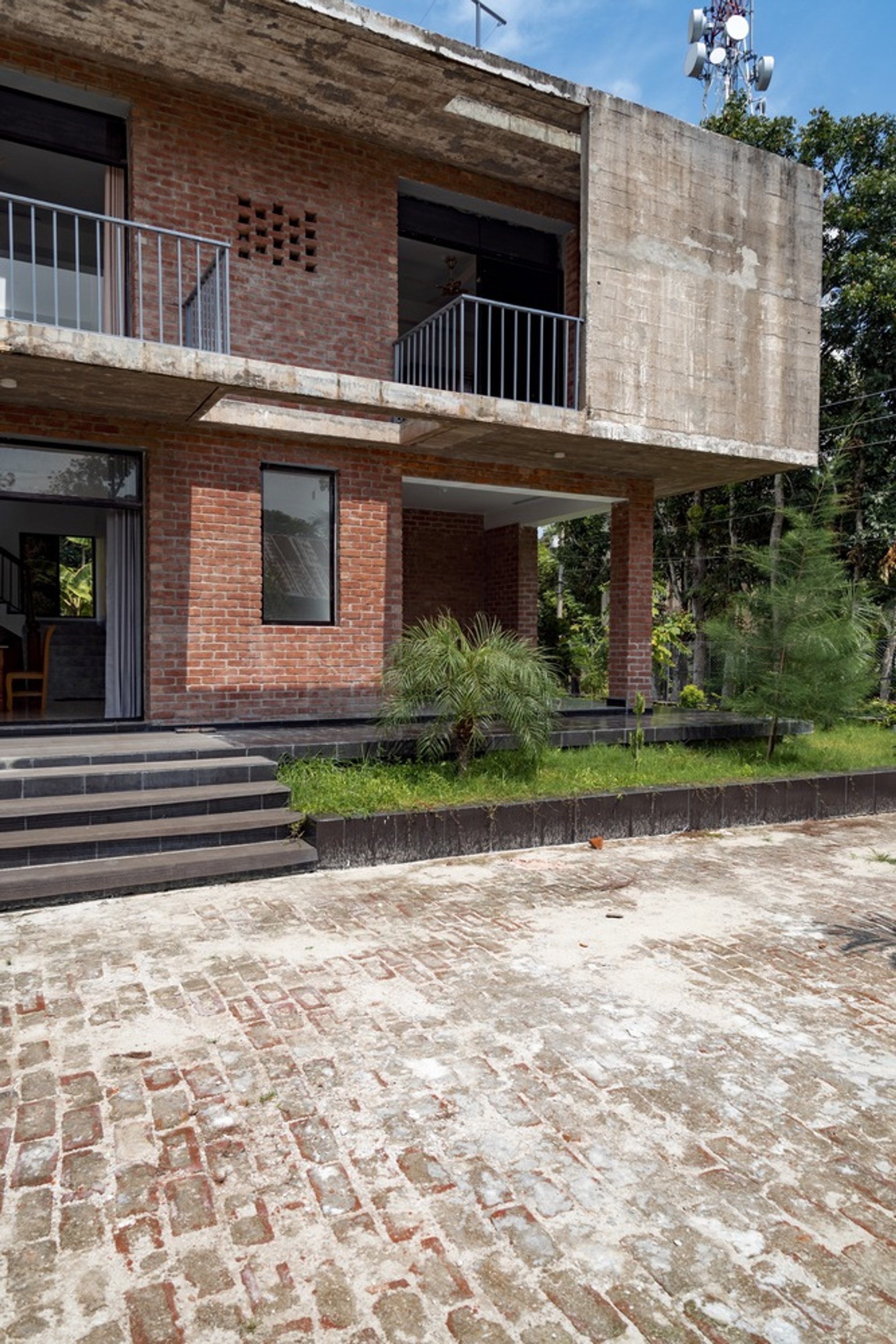 RIVERINE Architecture Builds a Brick Pavilion for Rural Life in Southern Bangladesh
