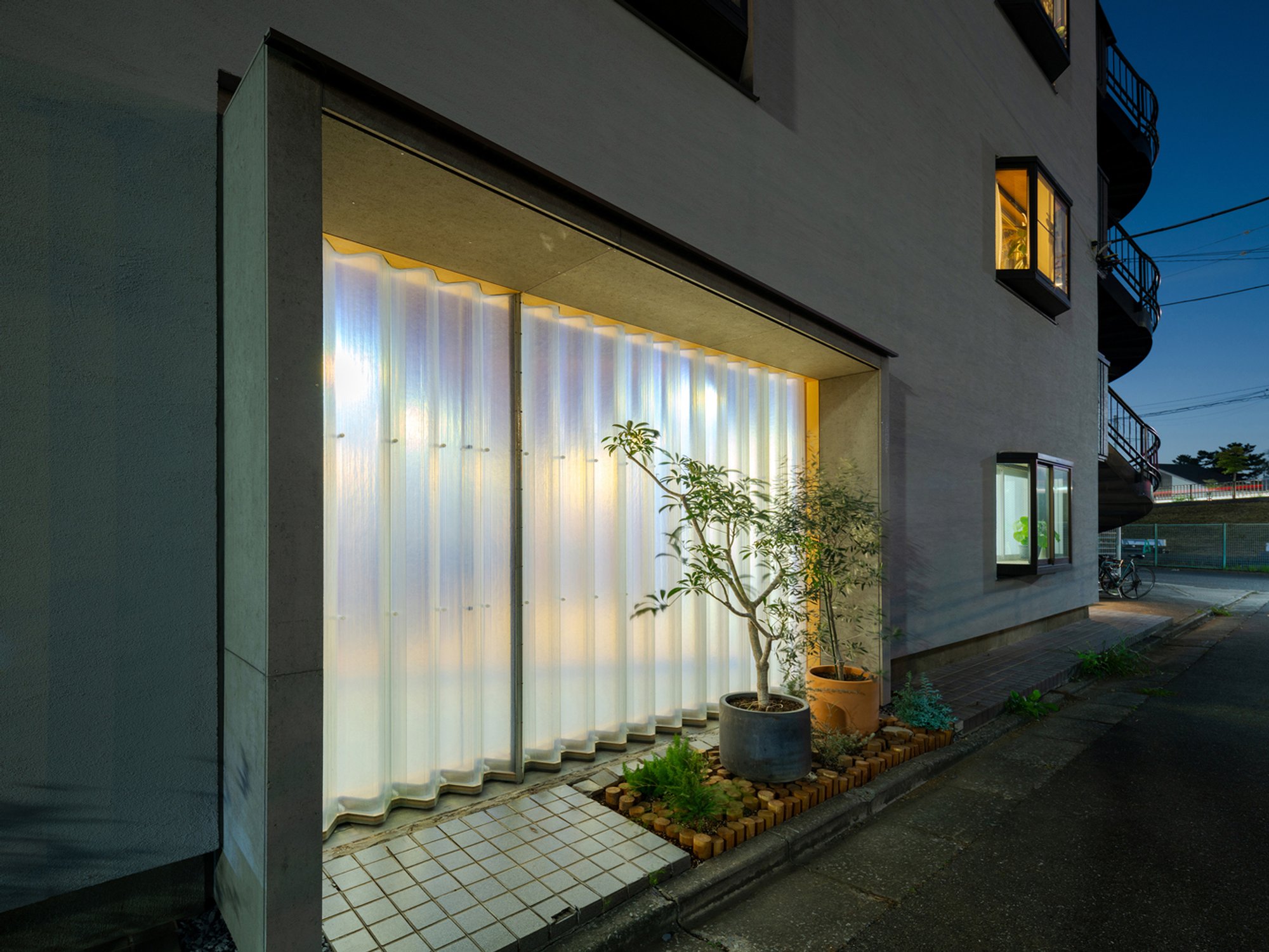 Yo Irie Architects Strips a 30-Year-Old Tokyo Office Building Back to Its Steel Bones