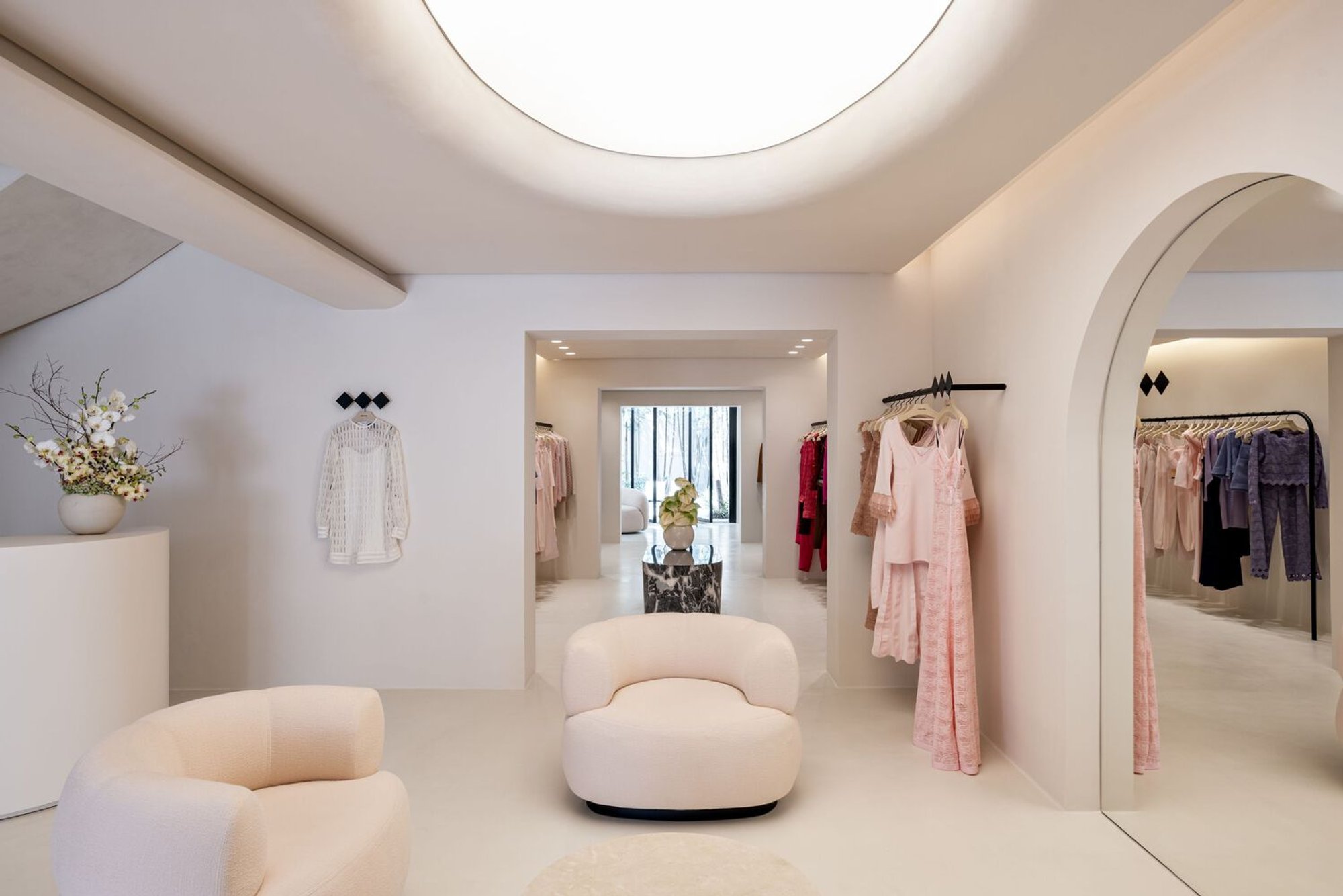 AR Arquitetos Builds a São Paulo Fashion Store Around Portals, Not Walls