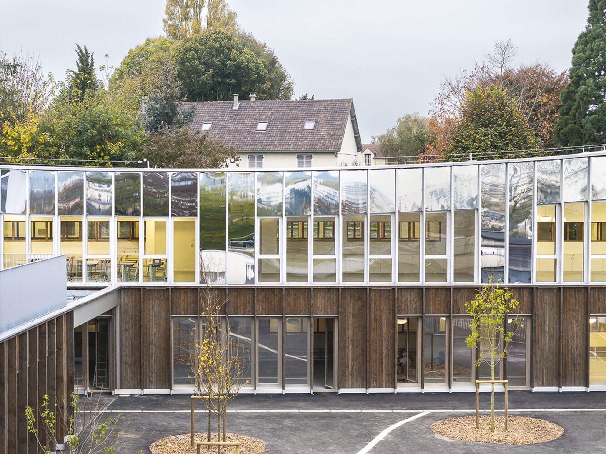 Les Violettes School Complex and Recreation Center by HEMAA Architectes