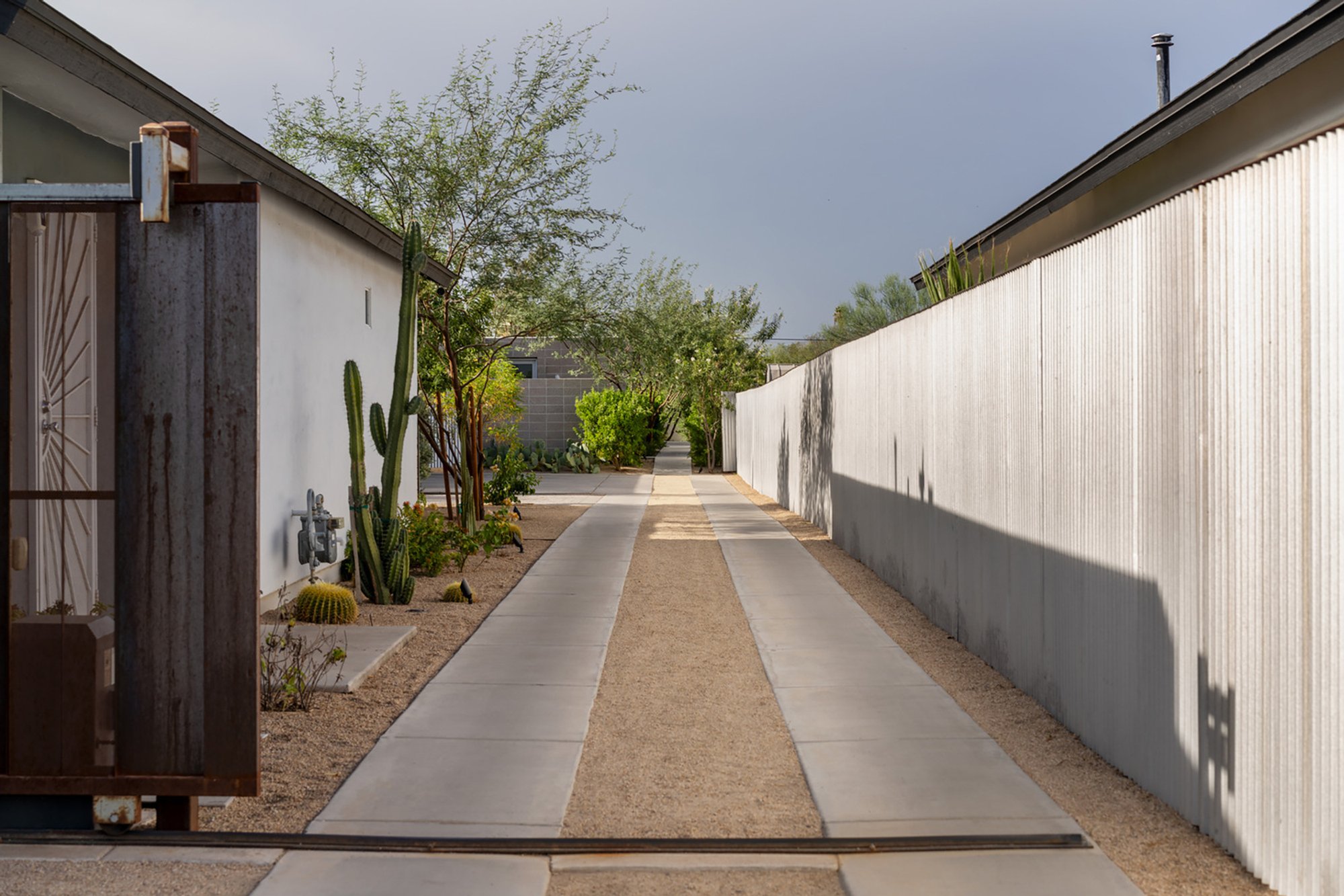 The Hideaway on Palm: Redefining Phoenix Architecture with Sustainable, Compact Design