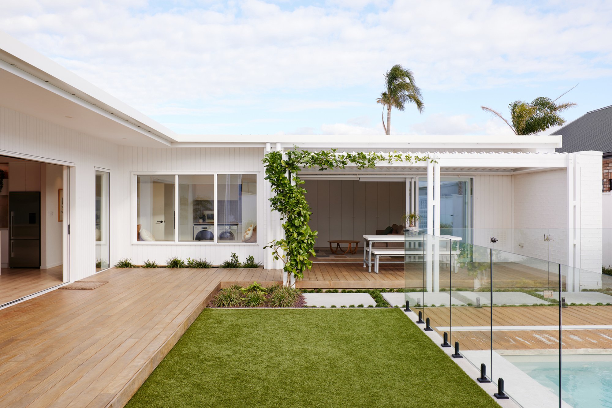 Arkhé Uses Mid-Century Modernism as an Act of Dissent in a New Zealand Subdivision