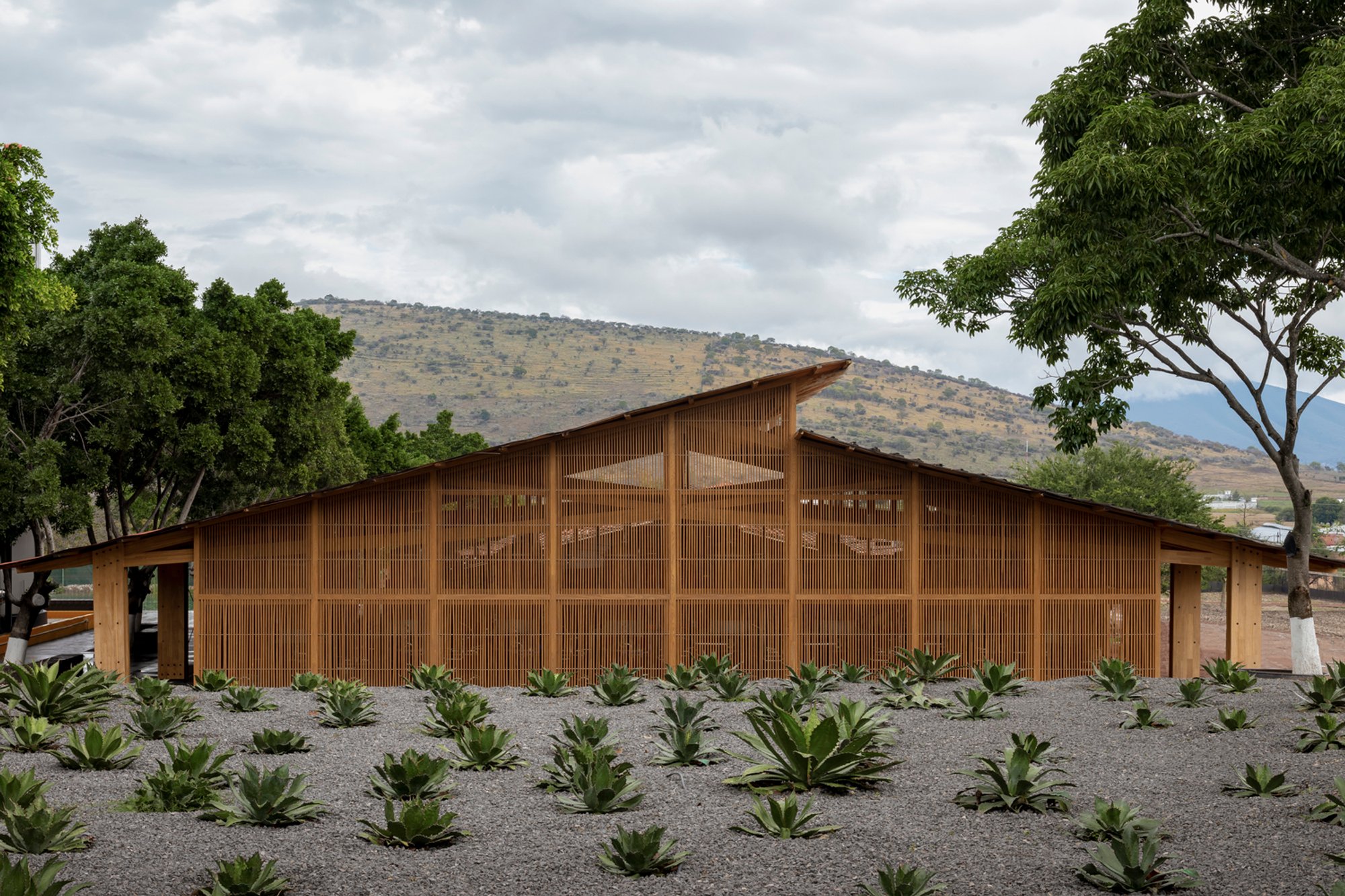 Sustainable Mezcal Distillery Architecture: estudio ALA's Vision in Michoacán