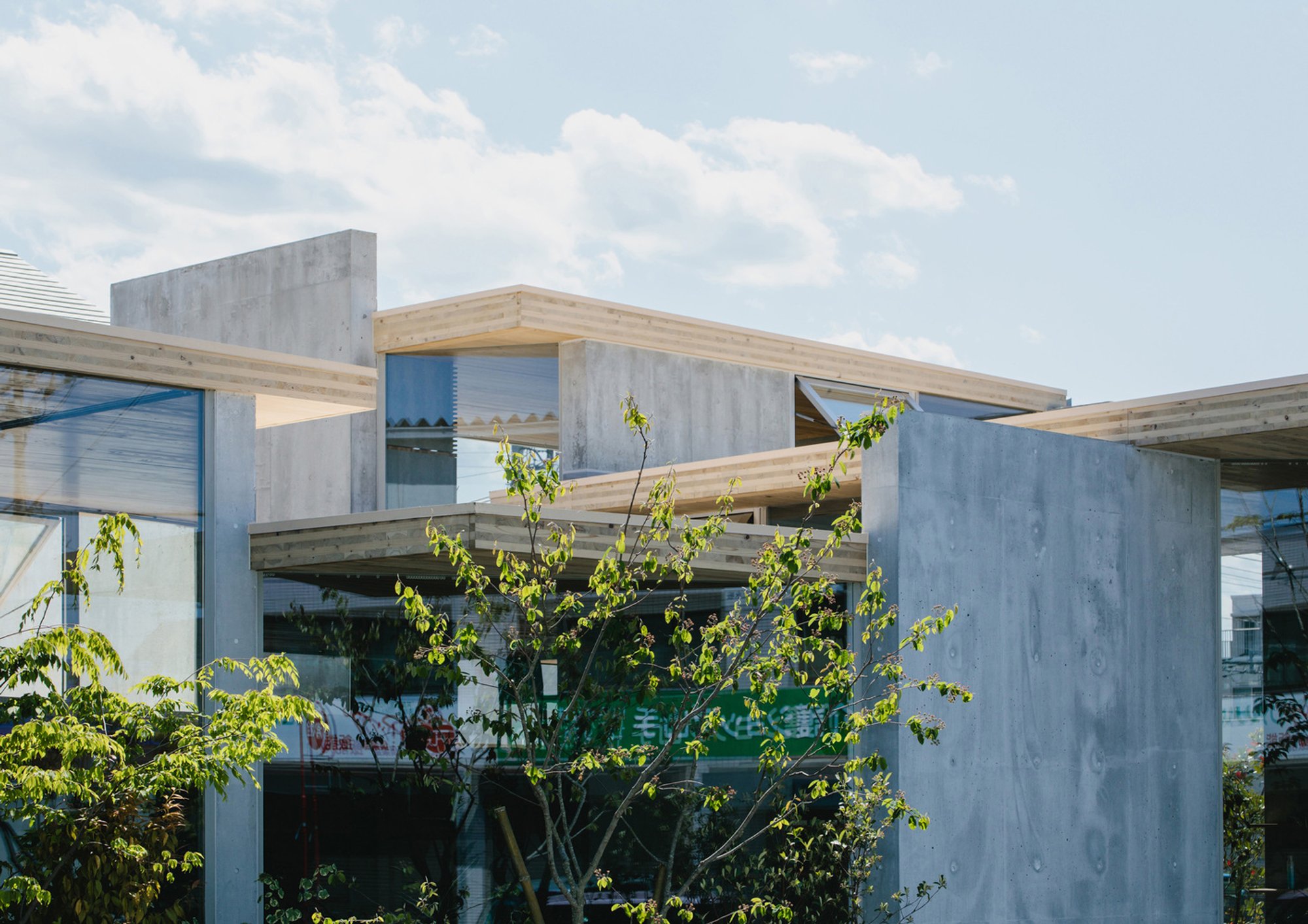 Ateliers Takahito Sekiguchi Floats CLT Roofs Over a Hair Salon in Japan's Timber Country