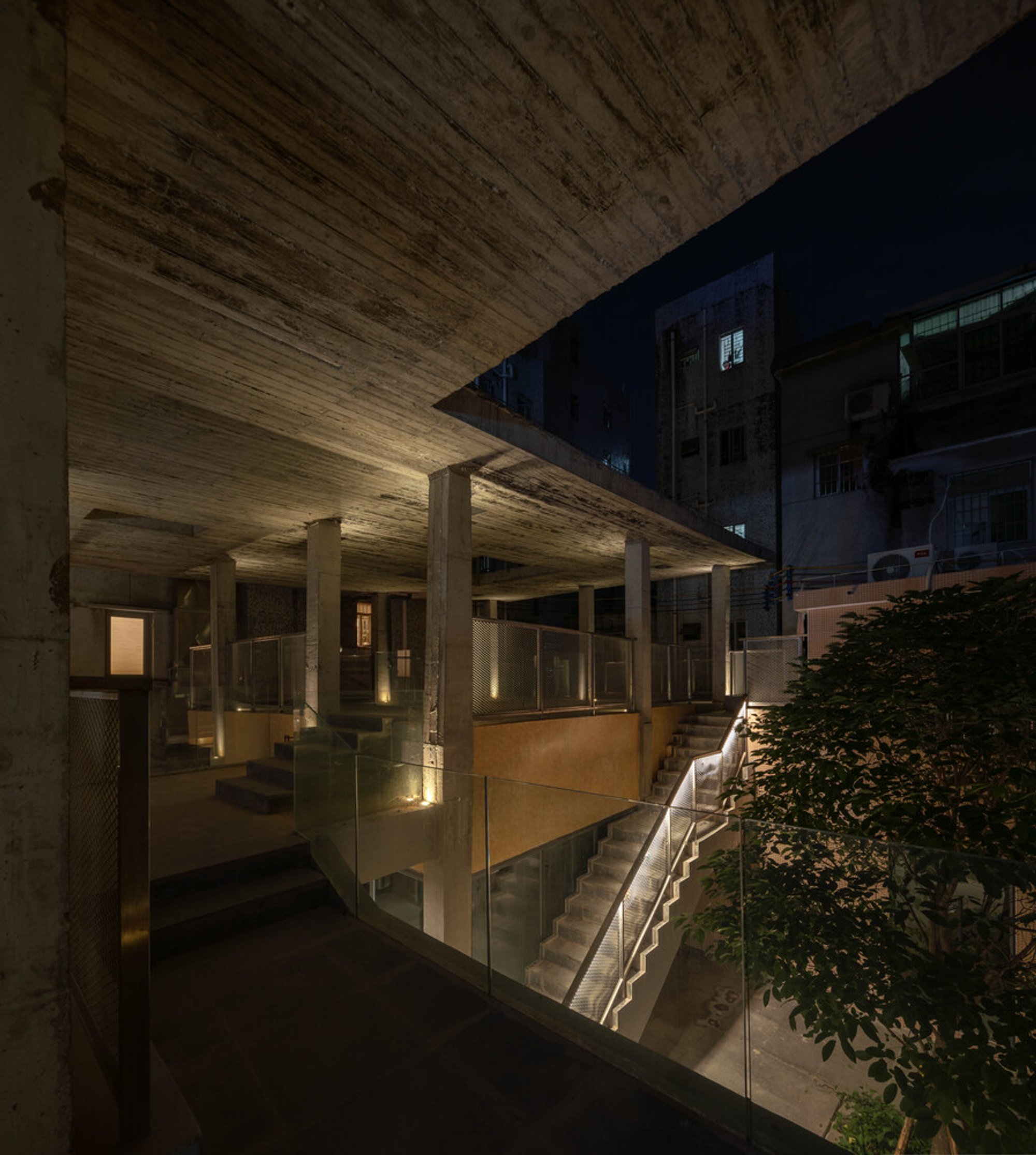 TAO Carves a Hamlet out of Shenzhen's Densest Urban Village