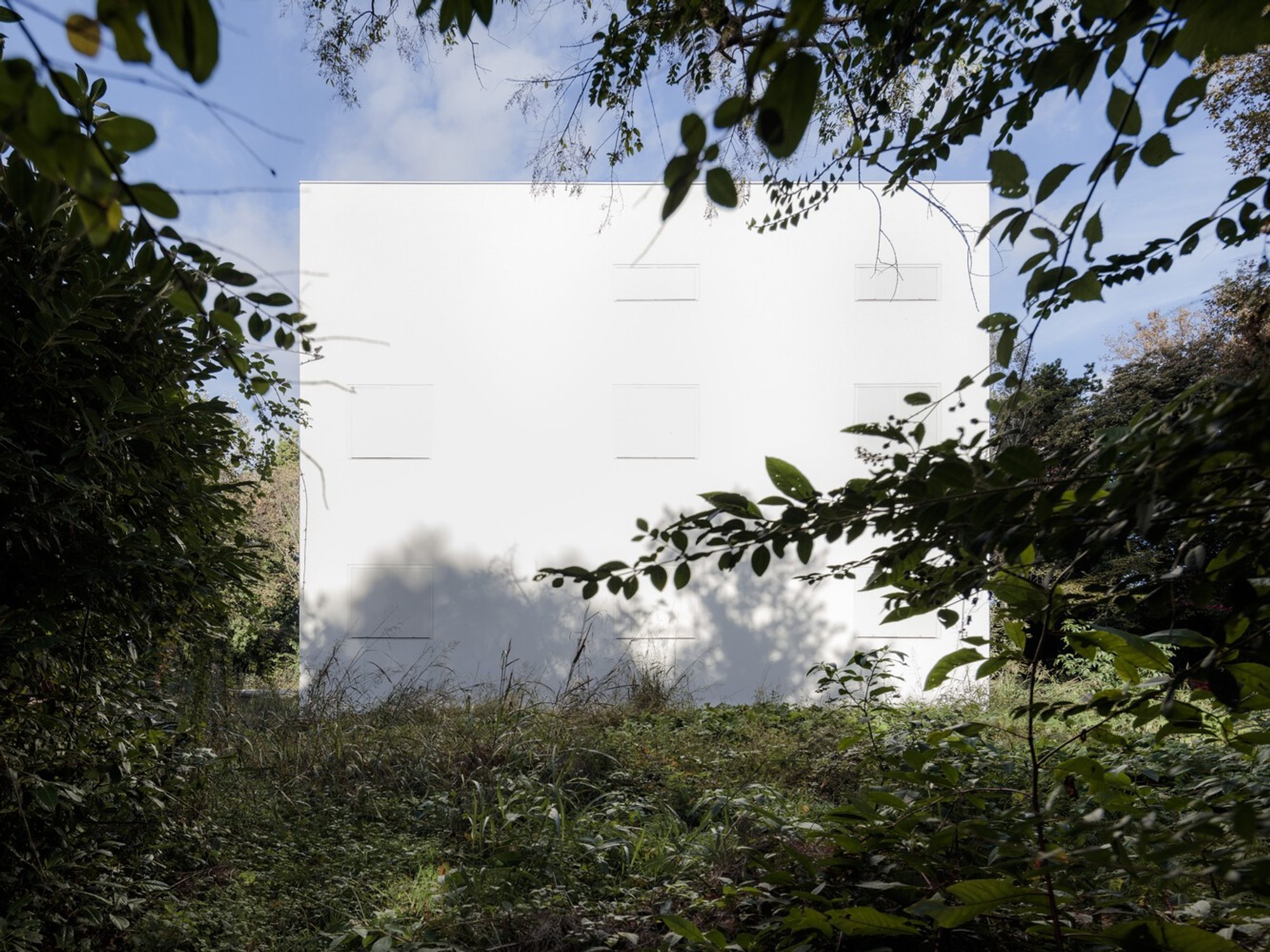 Corde Architetti Associati Returns a Forgotten Villa in Grado to a State of White Calm