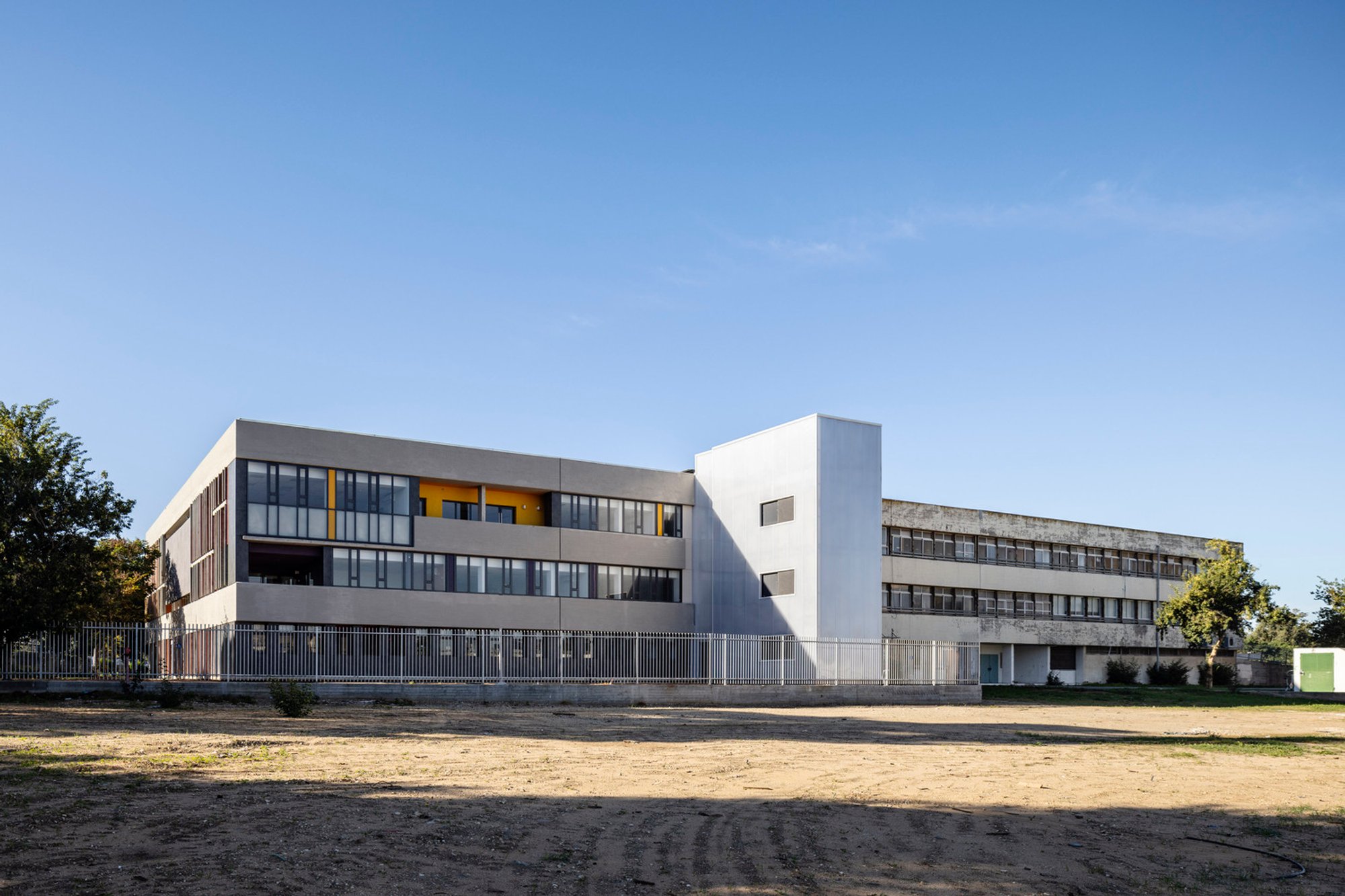 Sustainable Architecture in Education: A Case Study of The Technological Center in Ashdod